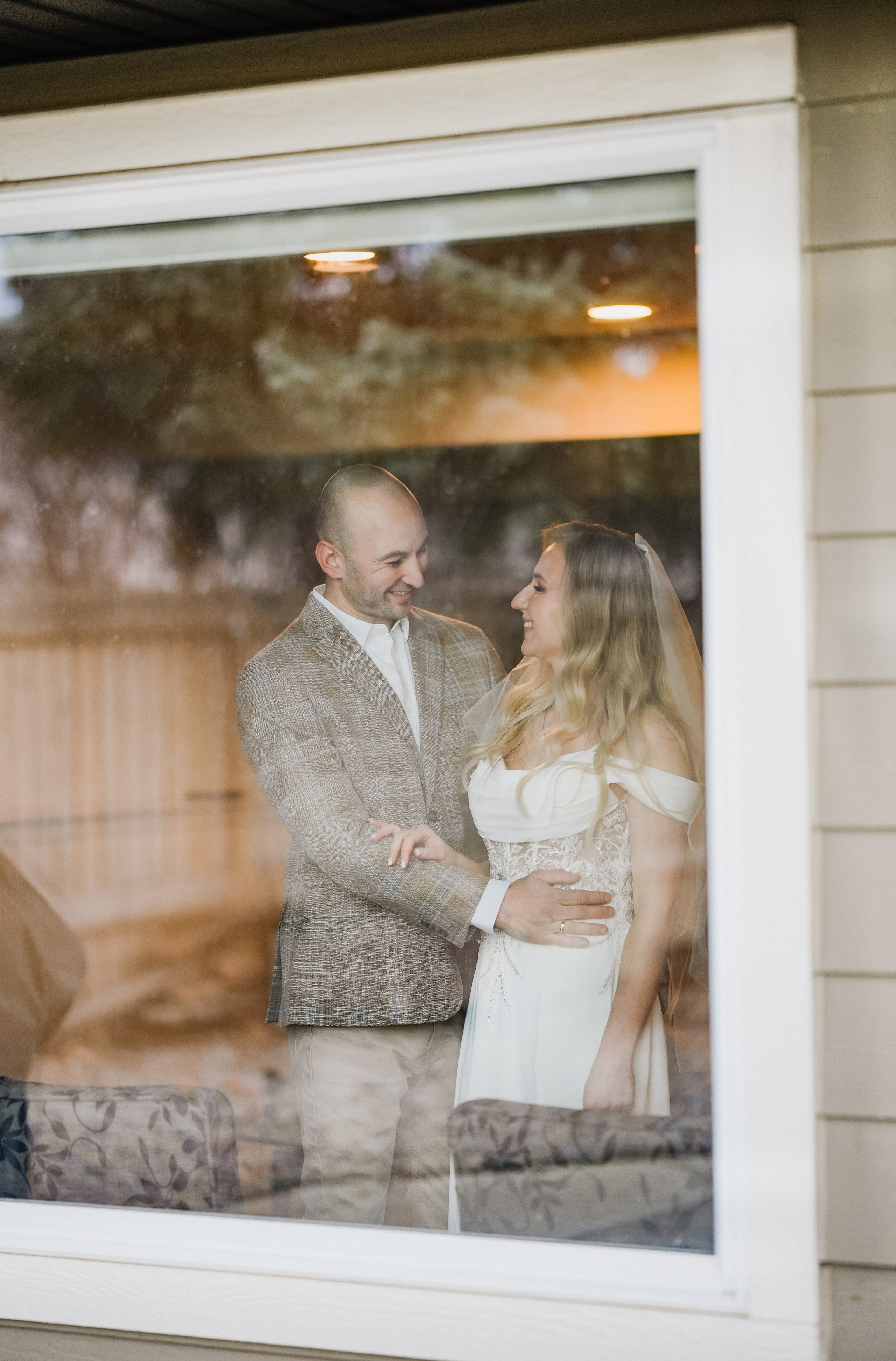 WEDDINGS. Calgary Family and Child & Wedding Photographer