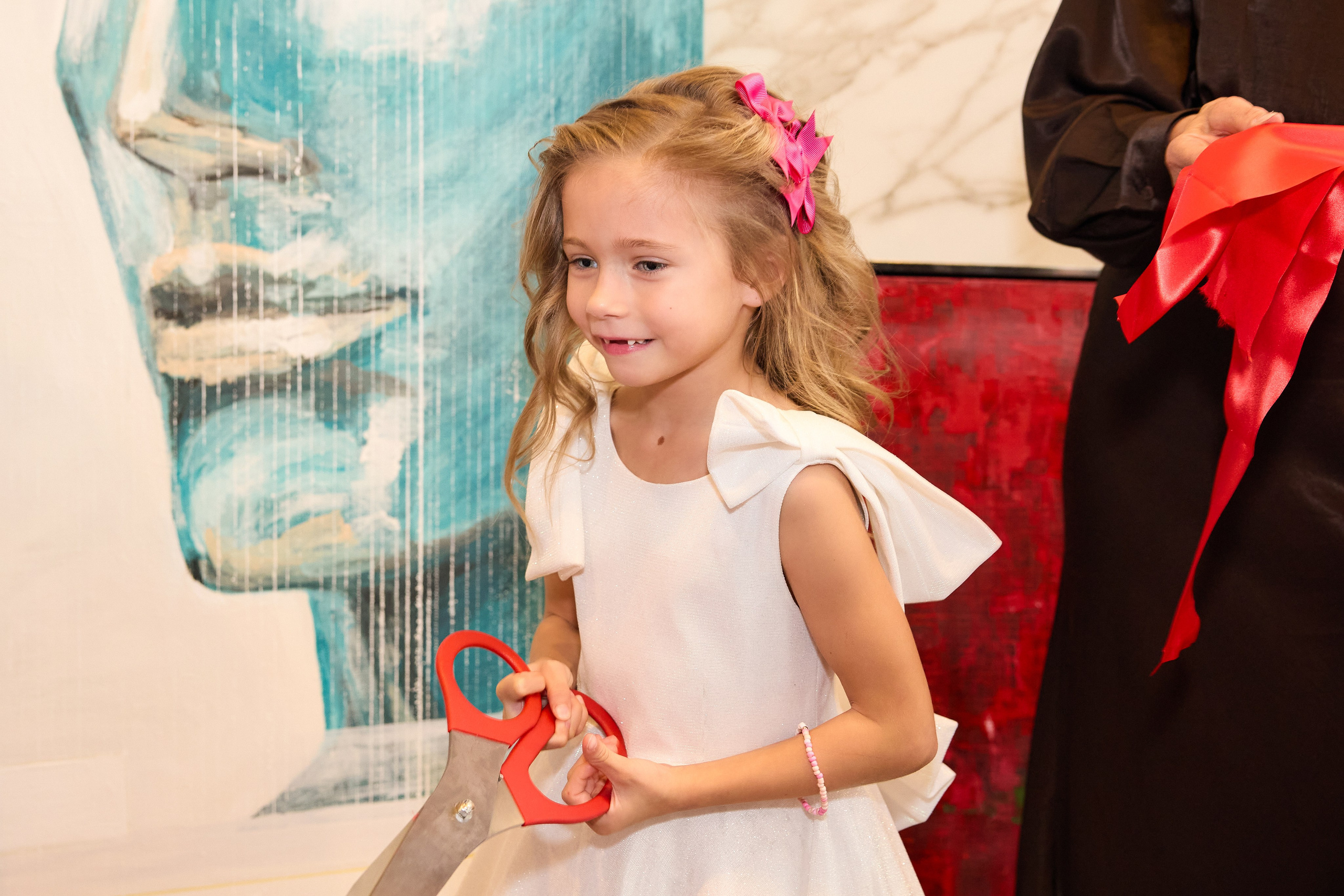 Авторская благотворительная художественная выставка Дианы Бортник. Фотограф Юлия Маковеева