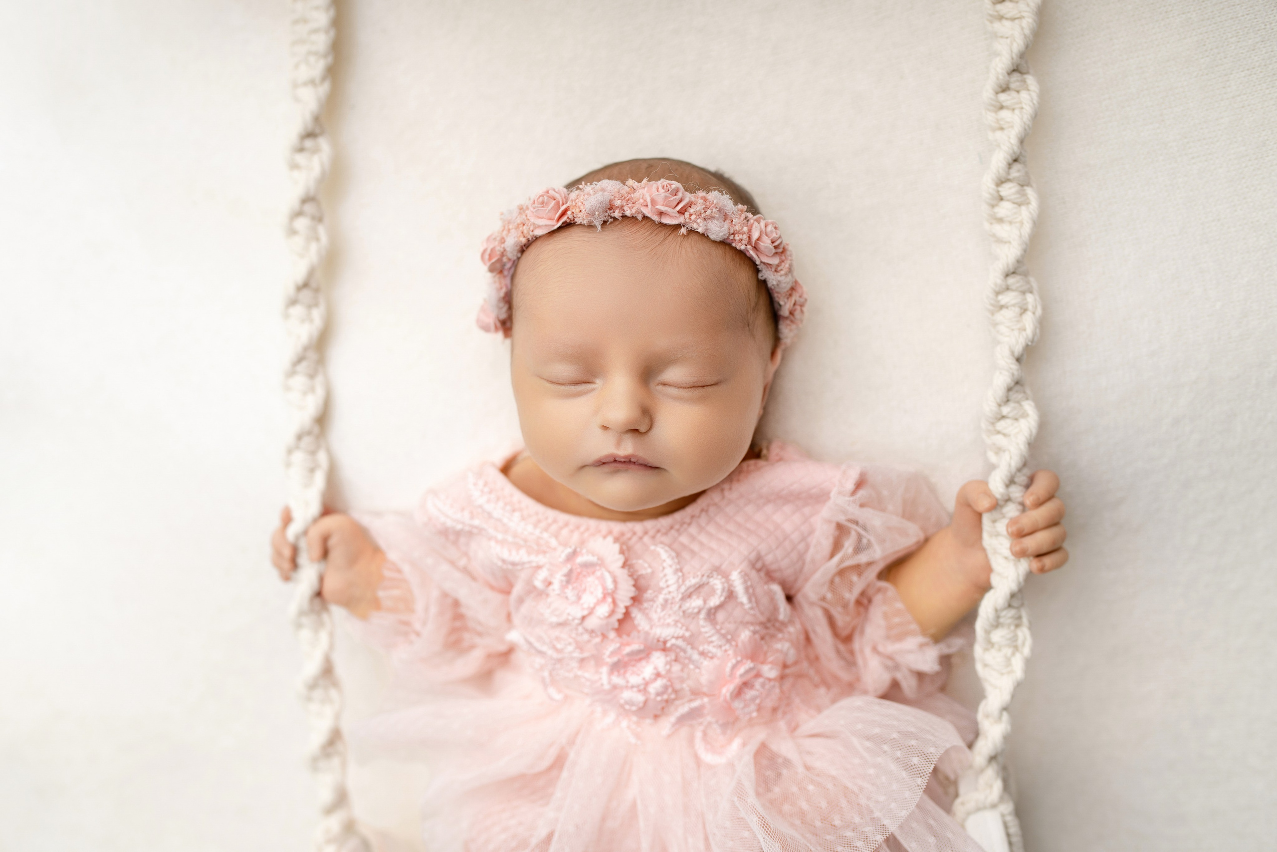 Esu Aleksandra naujagimių ir kudikių fotografė iš Vilniaus