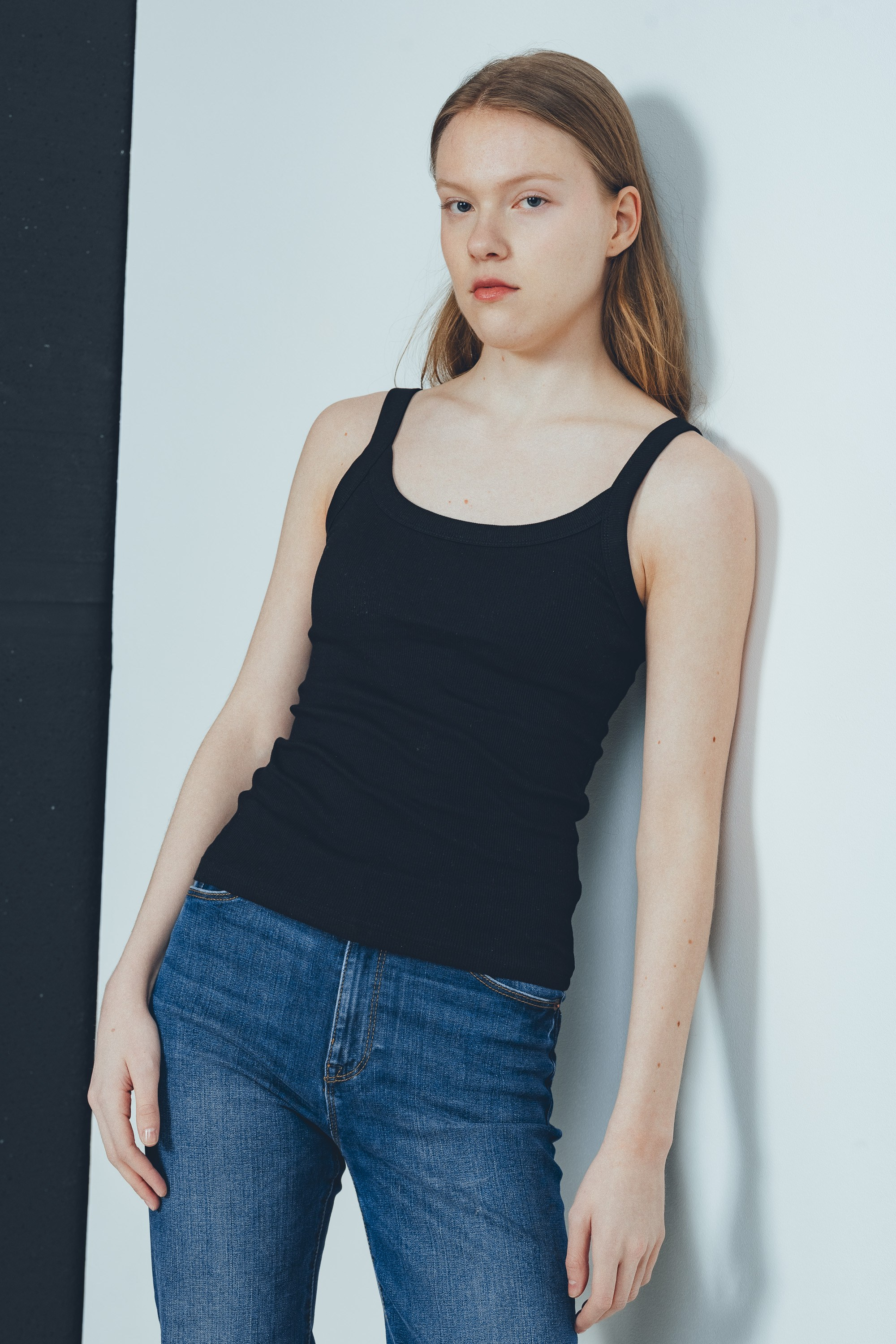 Mallikansiokuvaus. Valokuvaaja Lahti, Helsinki Elena Salonen