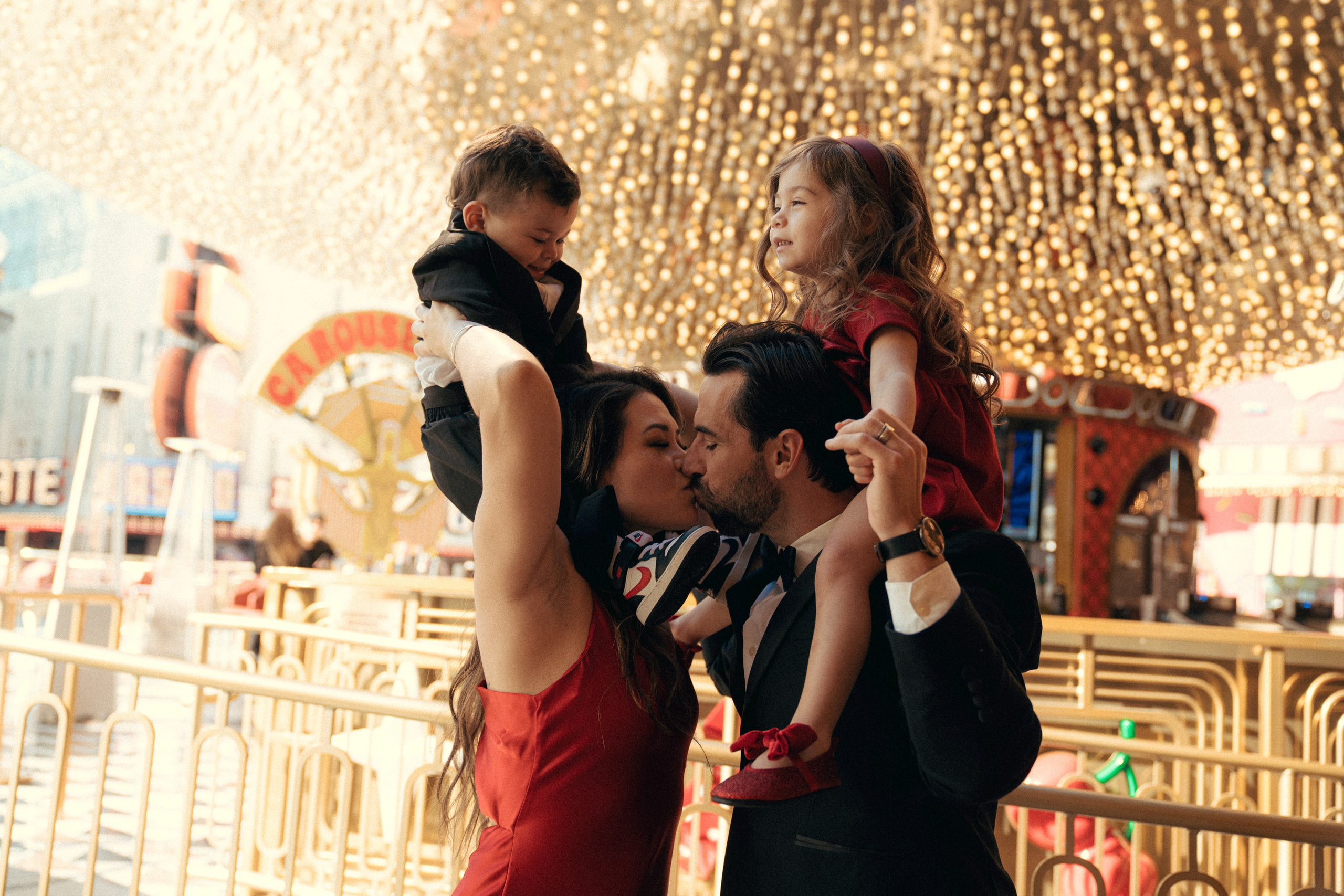 Brianna, Glenn, Jojo and Emmett. Wedding & elopement photographer Viktoriya Kravtsov. Las Vegas