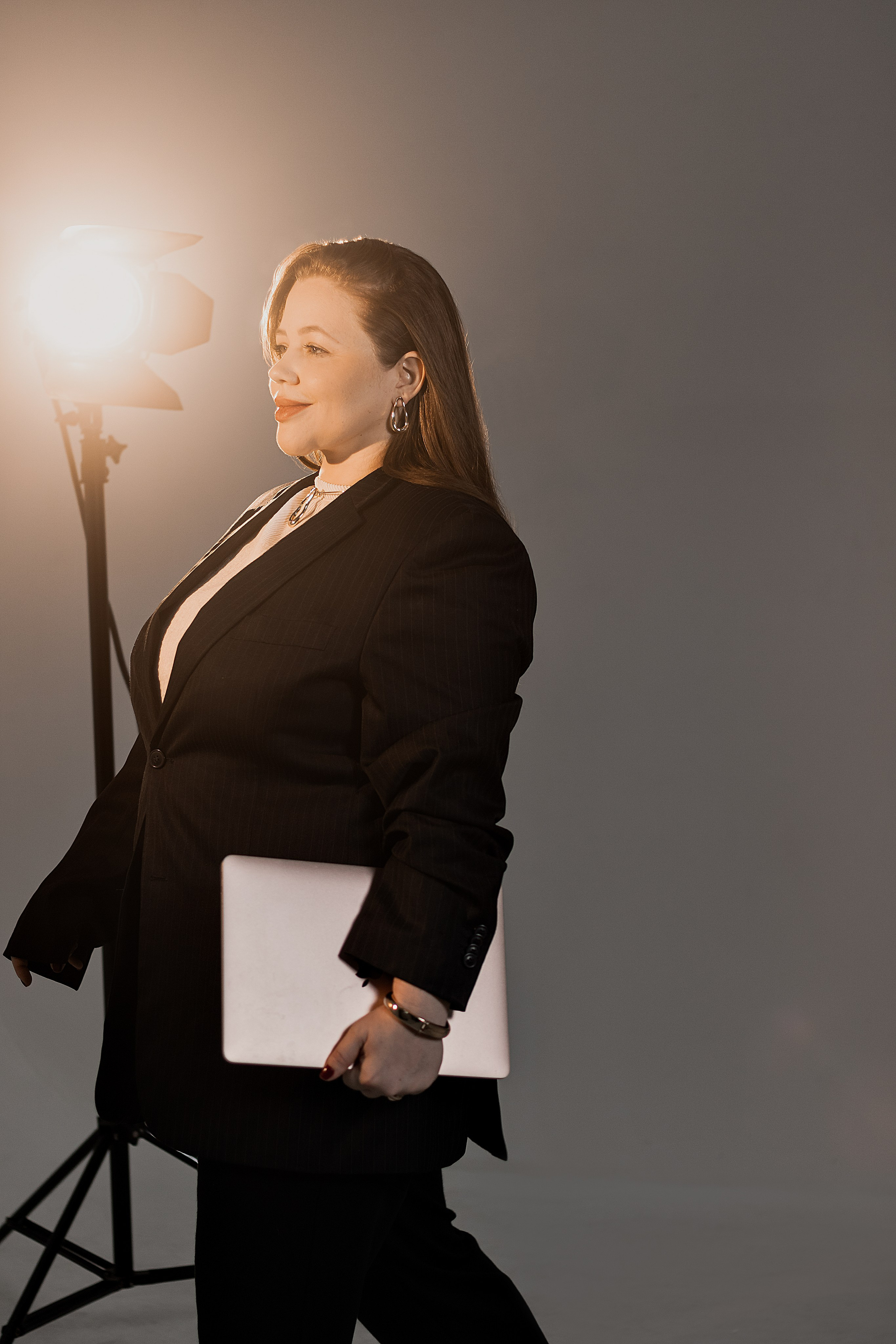 fotógrafa marca pessoal São Paulo, ensaio marca pessoal São Paulo, fotografia para empreendedoras São Paulo, fotógrafa branding São Paulo, retrato corporativo São Paulo, ensaio para LinkedIn São Paulo, fotos profissionais São Paulo, fotógrafa marca pessoal Santos, ensaio marca pessoal Santos, fotografia para empresárias Santos, retrato corporativo Santos, ensaio corporativo Santos, fotografia branding Santos, fotógrafa marca pessoal Praia Grande, ensaio marca pessoal Praia Grande, ensaio branding Praia Grande, fotografia para empreendedoras Praia Grande, fotógrafa para empresárias Praia Grande, retrato corporativo Praia Grande, fotografia corporativa Praia Grande, fotos profissionais Praia Grande, ensaio profissional Praia Grande, ensaio para psicóloga São Paulo, ensaio para médica São Paulo, ensaio para dentista São Paulo, ensaio para advogada São Paulo, ensaio para arquiteta São Paulo, ensaio para mentora São Paulo, ensaio para consultora São Paulo, ensaio para coach São Paulo, ensaio para nutricionista São Paulo, ensaio para influenciadora São Paulo, ensaio para empresária São Paulo, ensaio para psicóloga Praia Grande, ensaio para médica Praia Grande, ensaio para dentista Praia Grande, ensaio para advogada Praia Grande, ensaio para arquiteta Praia Grande, ensaio para mentora Praia Grande, ensaio para consultora Praia Grande, ensaio para coach Praia Grande, ensaio para nutricionista Praia Grande, ensaio para influenciadora Praia Grande, ensaio para empresária Praia Grande, ensaio para psicóloga Santos, ensaio para médica Santos, ensaio para dentista Santos, ensaio para advogada Santos, ensaio para arquiteta Santos, ensaio para mentora Santos, ensaio para consultora Santos, ensaio para coach Santos, ensaio para nutricionista Santos, ensaio para influenciadora Santos, ensaio para empresária Santos, marca pessoal, branding pessoal, posicionamento profissional, imagem profissional, imagem estratégica, posicionamento digital, branding feminino, branding para empreendedoras, fotógrafa marca pessoal Praia Grande, ensaio marca pessoal Praia Grande, fotógrafa marca pessoal Santos, ensaio marca pessoal Santos, fotógrafa marca pessoal São Paulo, ensaio marca pessoal São Paulo, fotografia para empresárias, fotografia para empreendedoras, retrato corporativo, fotografia corporativa, fotos profissionais, ensaio profissional feminino, branding pessoal, imagem profissional, ensaio para LinkedIn, ensaio para psicóloga, ensaio para médica, ensaio para advogada, ensaio para mentora, ensaio para empresária, Atualização de Imagem Profissional, Fotógrafa, backstage