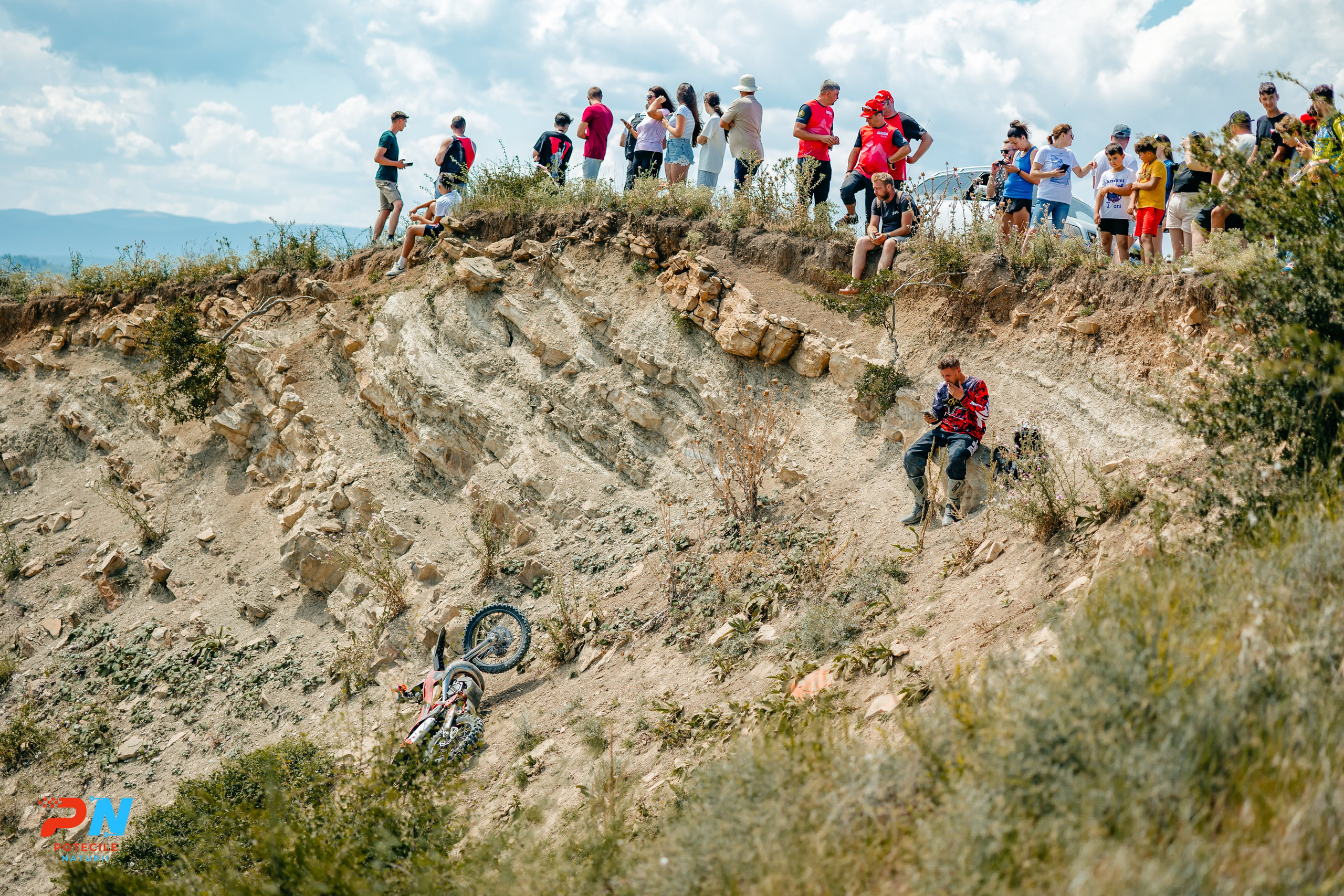 Potecile Naturii 2025. Raw Studio. Fotograful tau de nunta!
