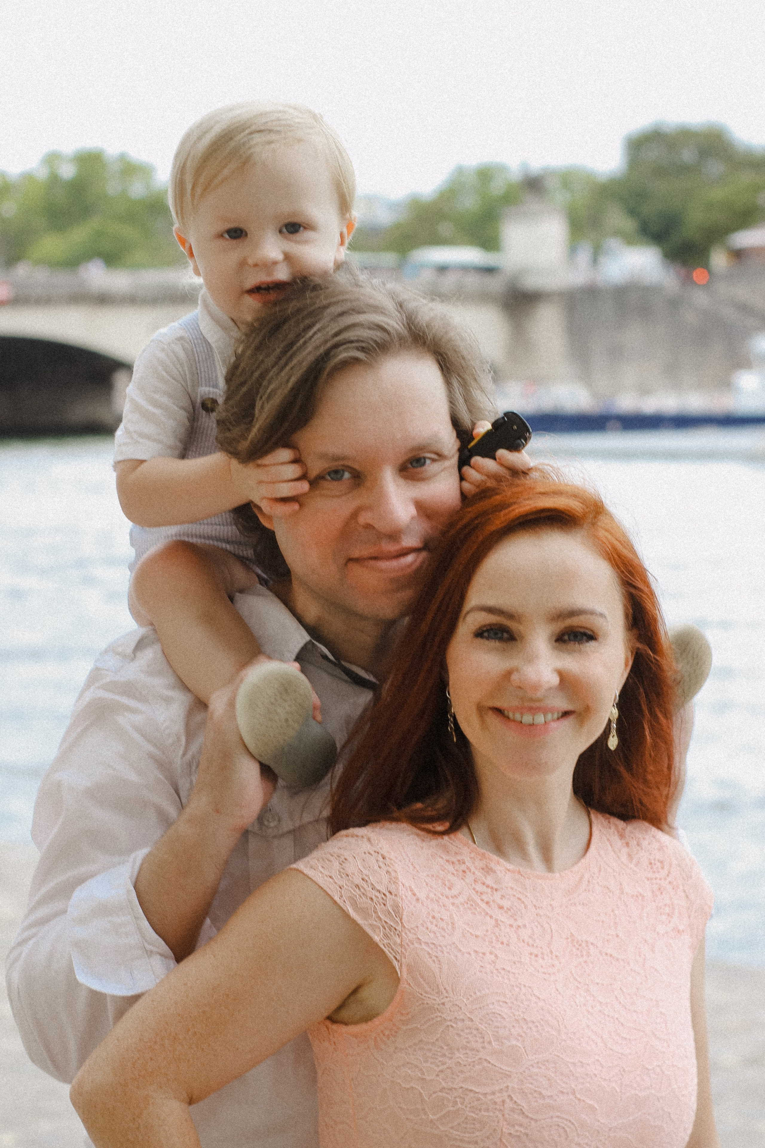 Family Photoshoot of Natalie & Alexander in Paris | Vlada Photo Art. Photographer in Paris: Vlada PhotoArt