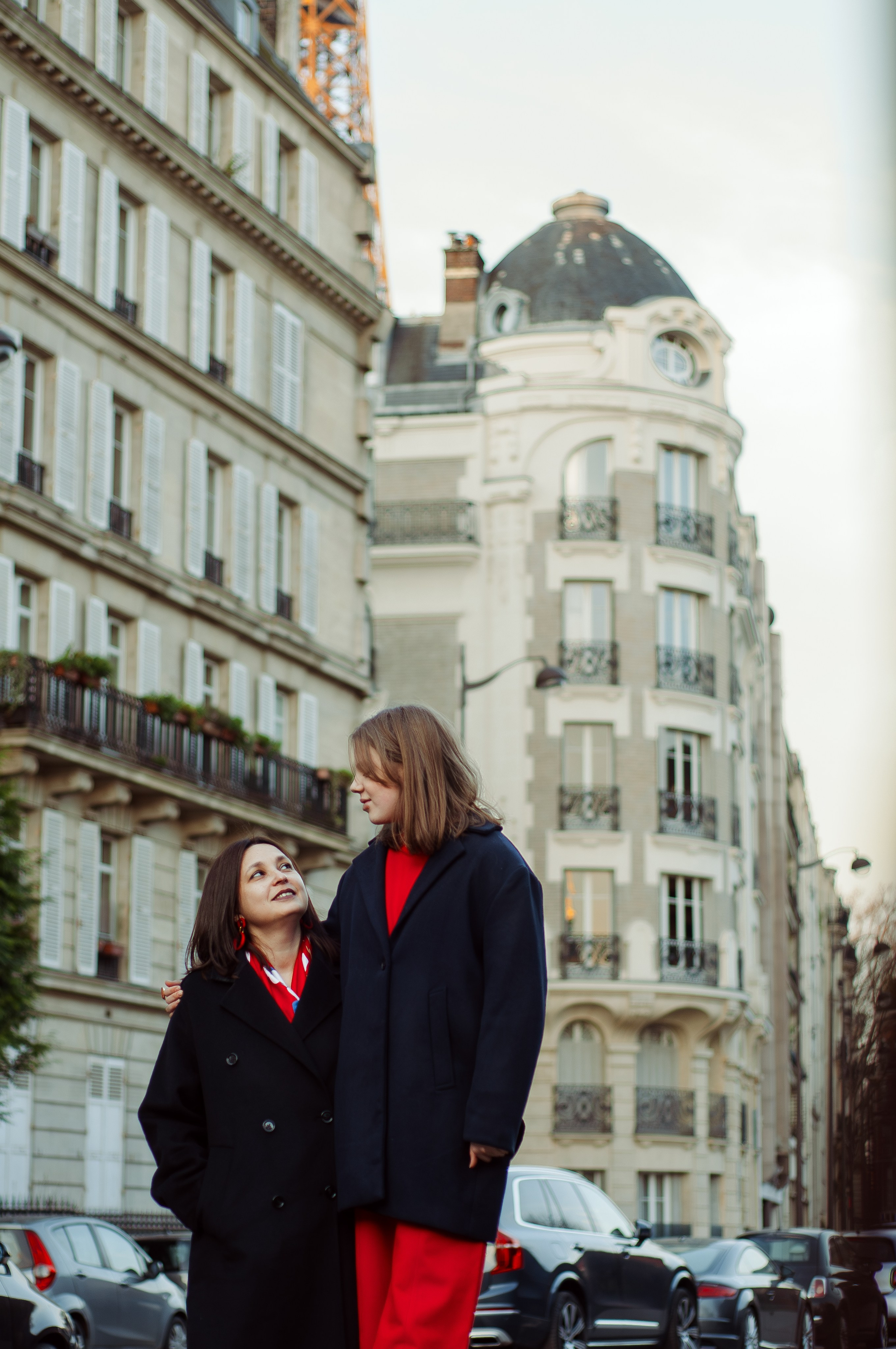 Mother and daughter photoshoot. Paris photographer — Polina Osipova