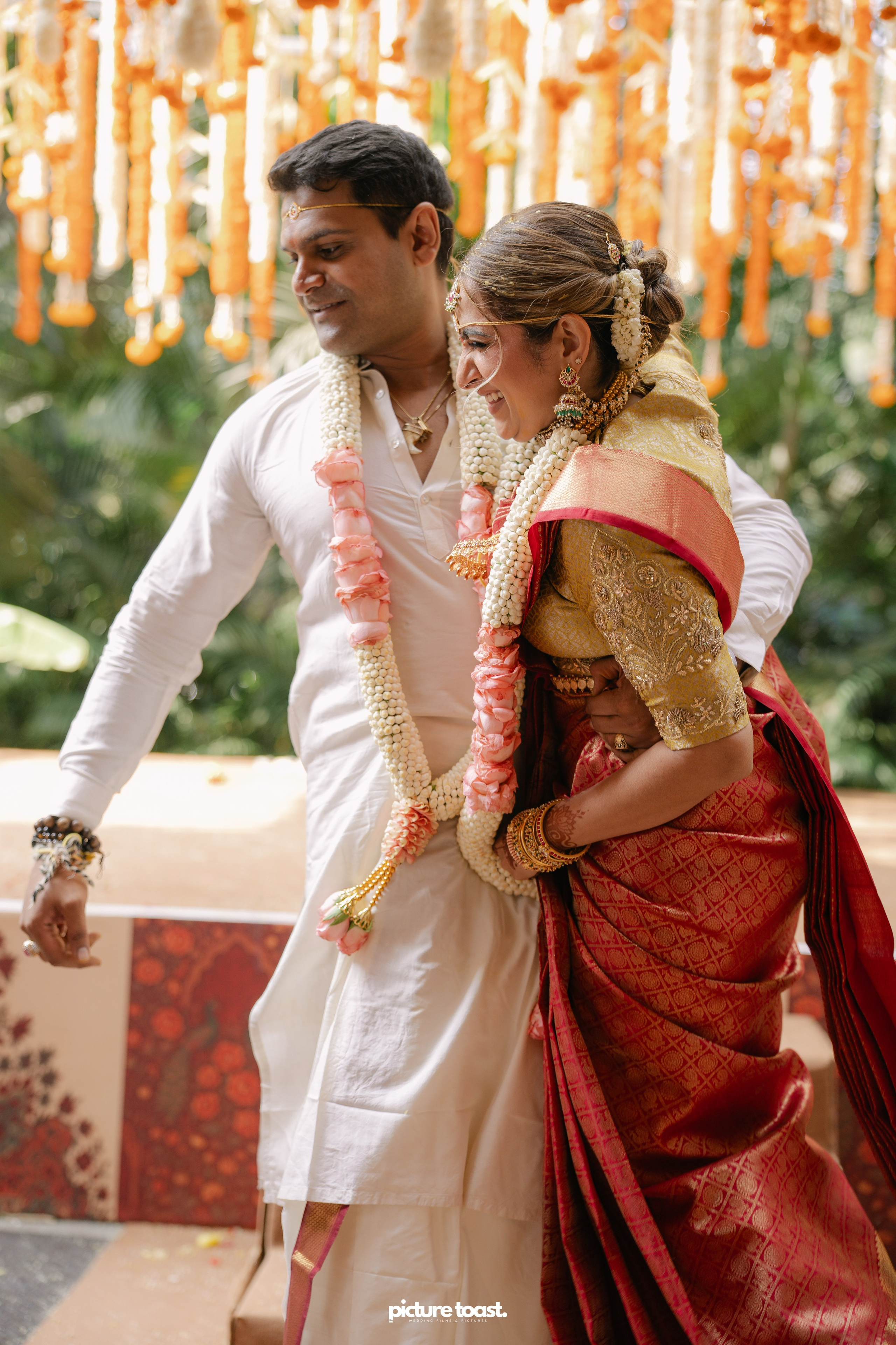 South Indian Wedding Ft. Aashna & Rajiv. Fine art Wedding Photographers in India & Canada