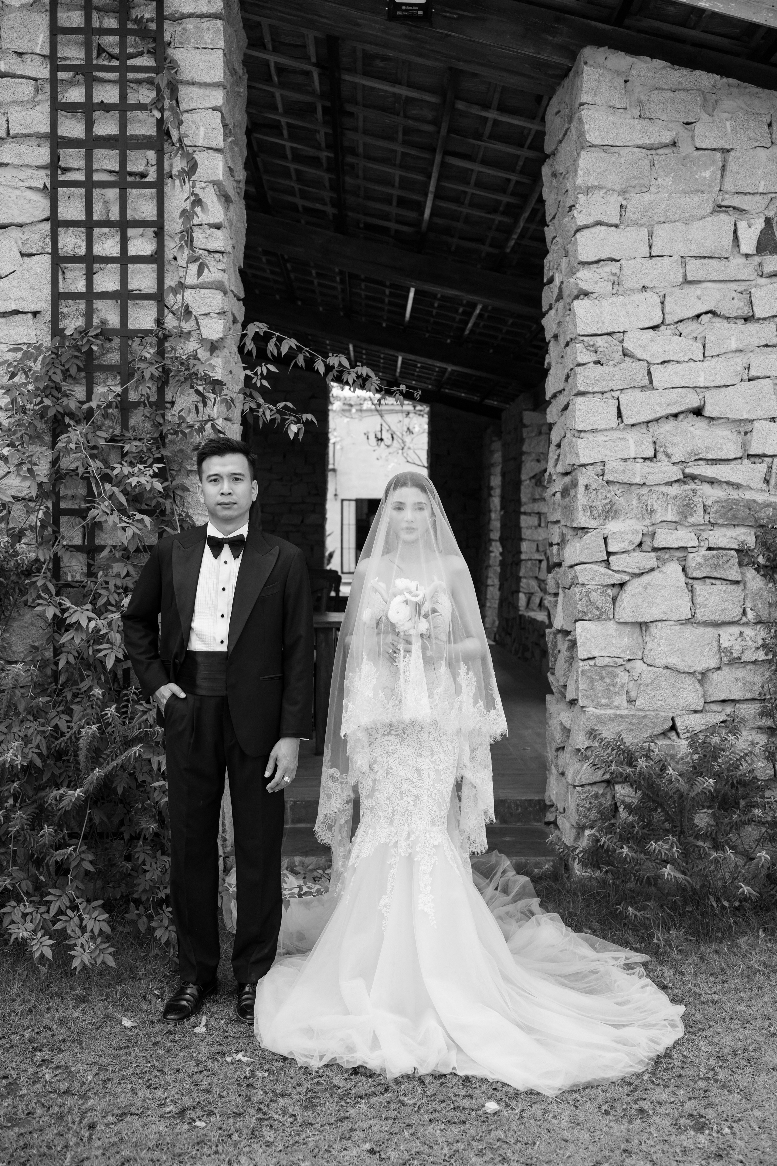 THU & NHU / An garden. Saigon Wedding Present | Art Beyond Moments