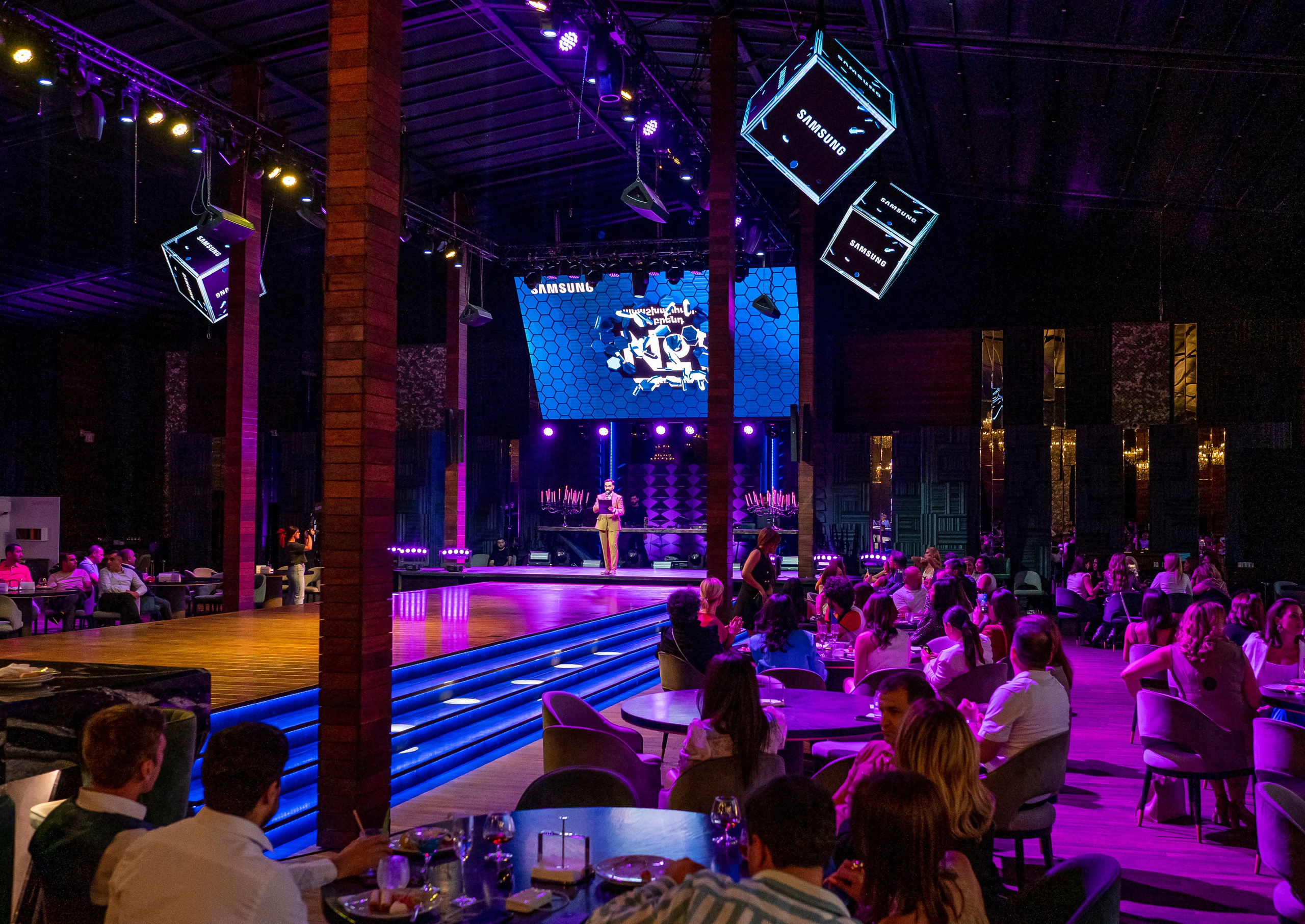 РЕПОРТАЖ. Фотограф в Ереване Карина Тоноян