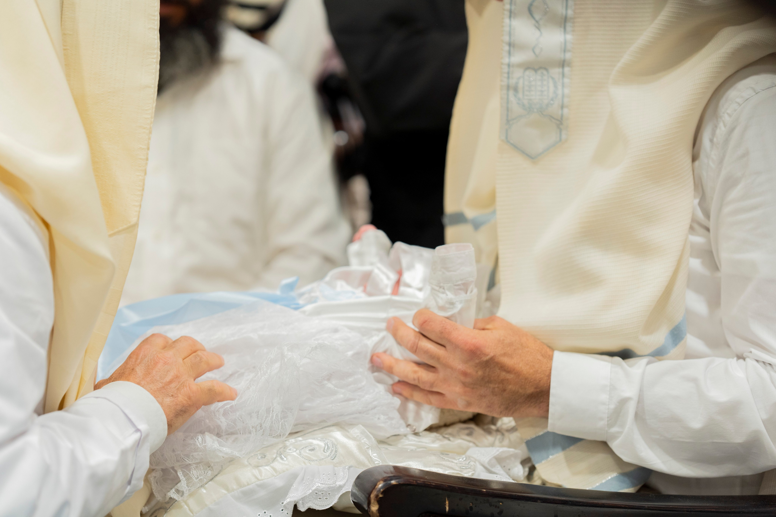 הברית של נחמן חזן. יוסף מזרחי צילום חתונה, ברית וזוגיות. צלם מקצועי שאוהב להוציא אתכם הכי יפים ברגעים הכי מרגשים