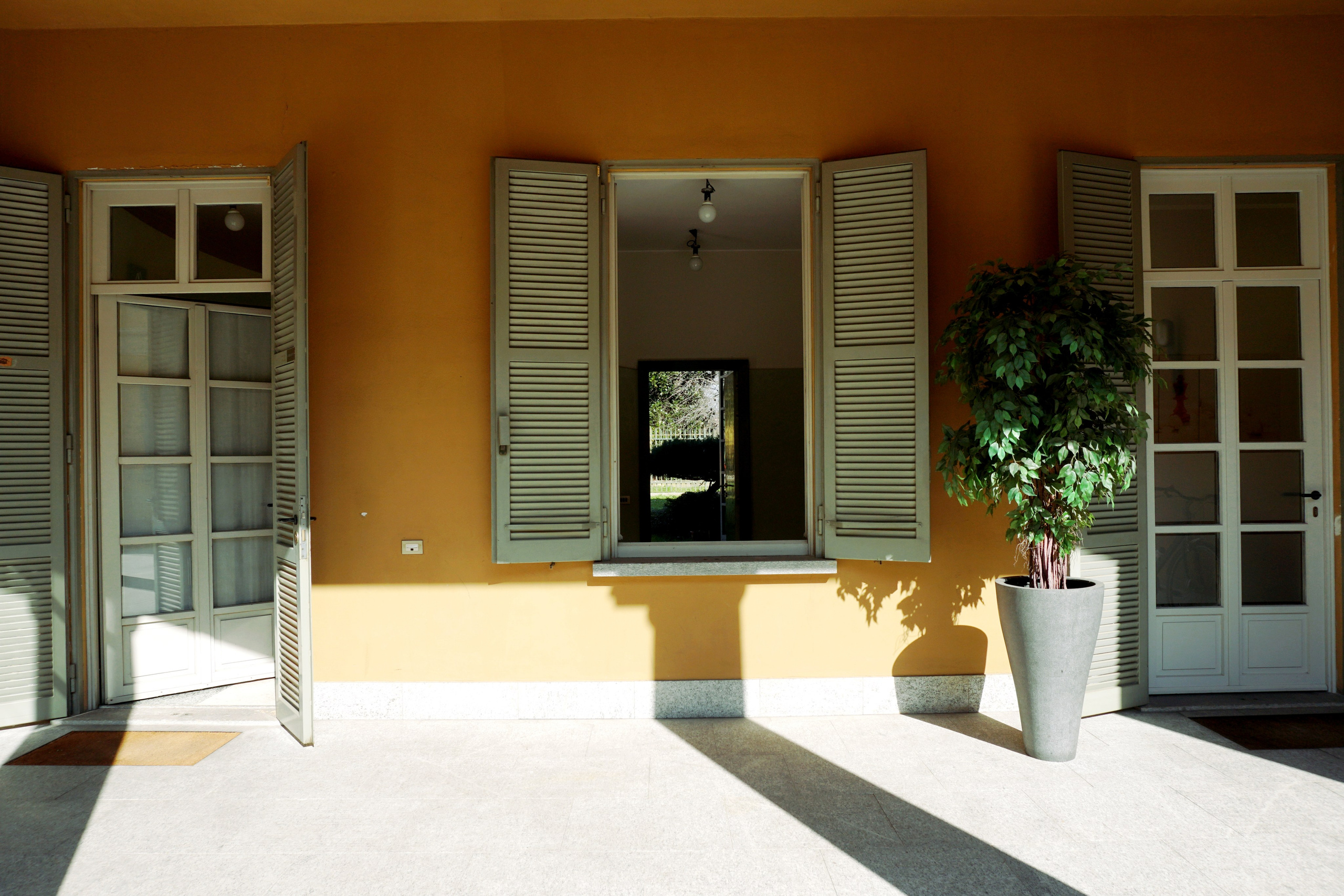 BEAUTY AND COMFORT NEAR MILAN. Photographer e Videographer in Apulia Sokhova Albina