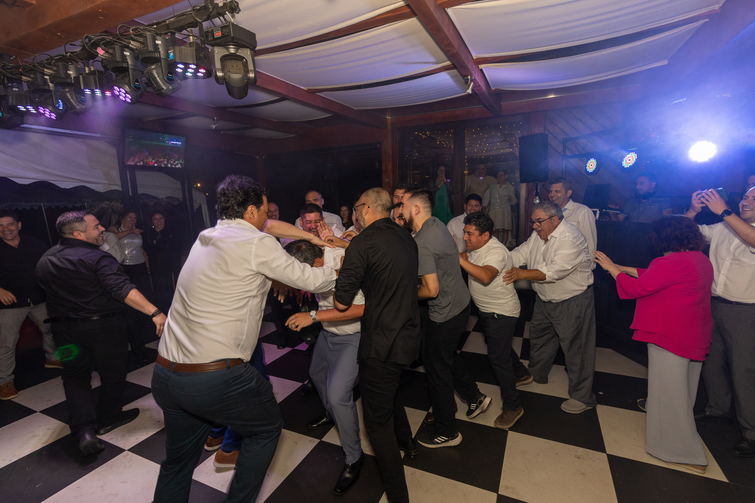 Katherin y Daniel. Dinka & Emilio - El arte de preservar lo que no se repite