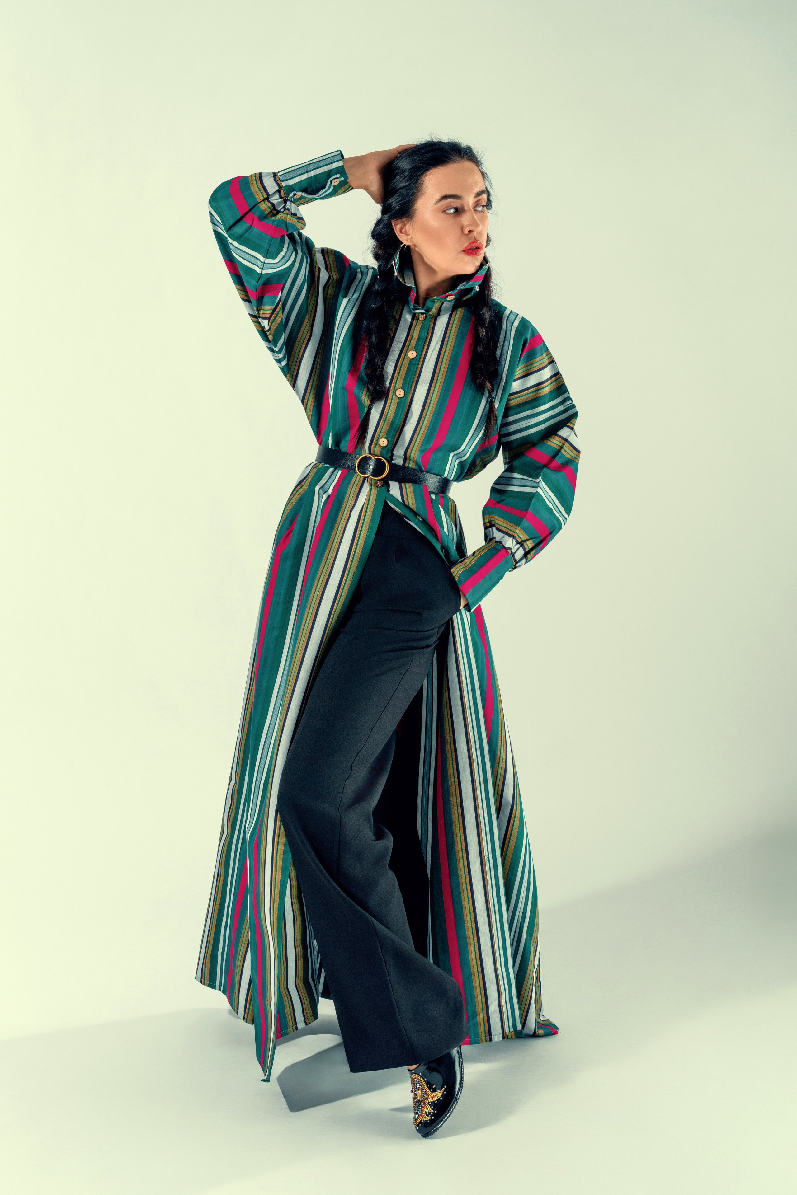 Levitating Ikat. Nifty photography — коммерческий и портретный фотограф в Ташкенте. Студийная и выездная съёмка