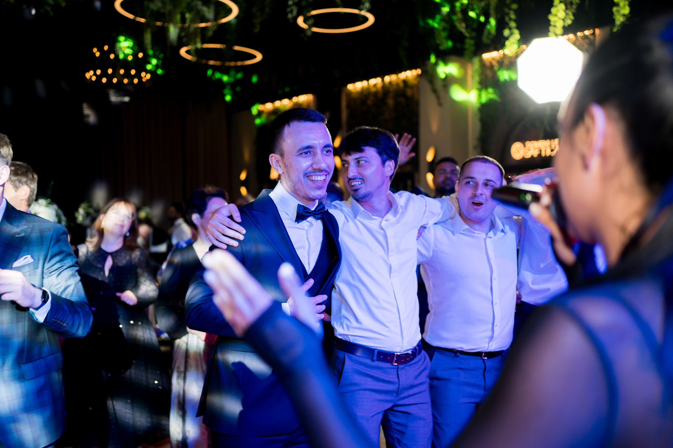 PARTY. Gabriel Florea — Fotograf nuntă București