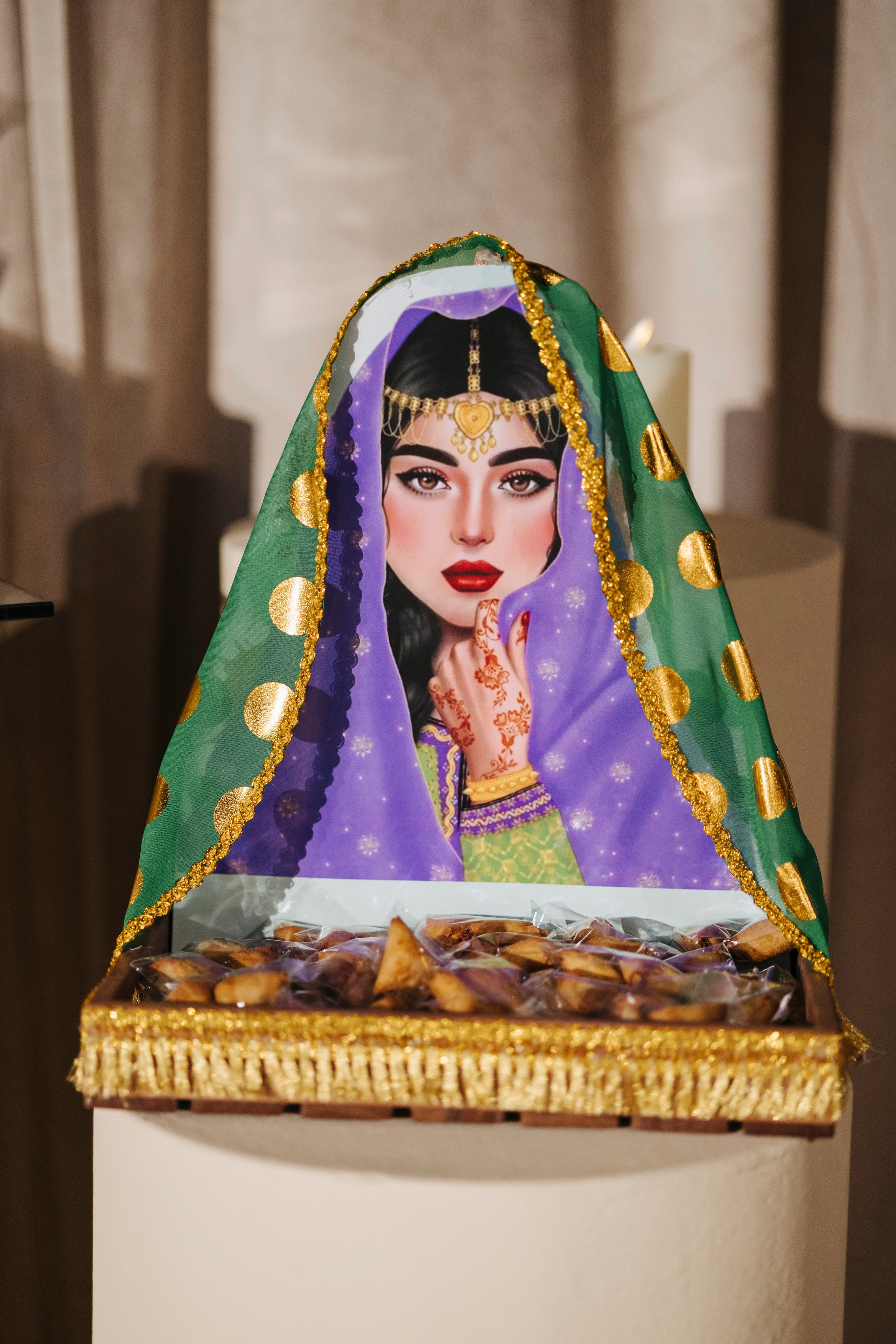Meera Henna. Wedding, Maternity & Family Photographer in Dubai, UAE & Worldwide