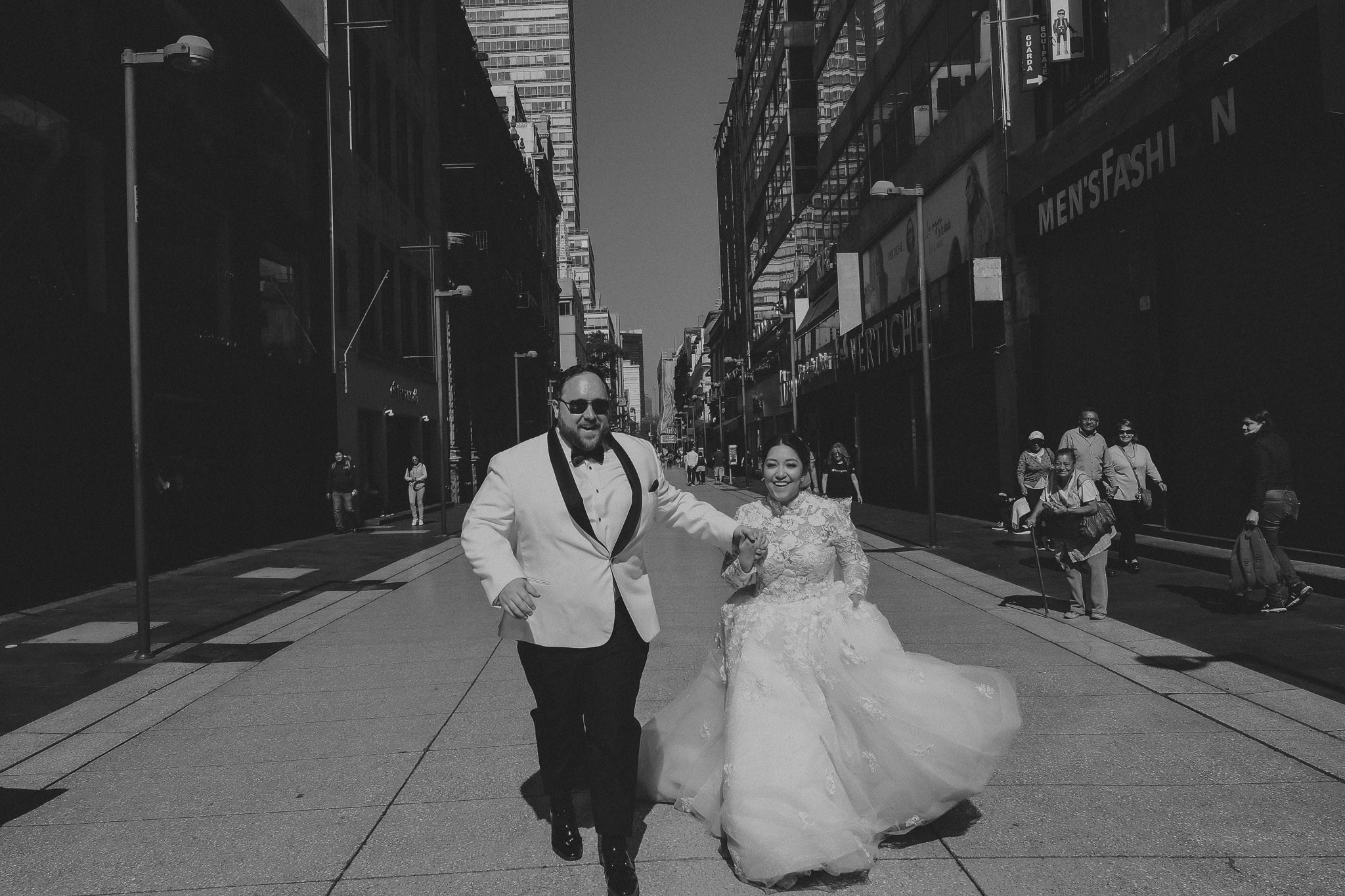 Isavira & Andrew. Wedding and family photographer in Mexico City