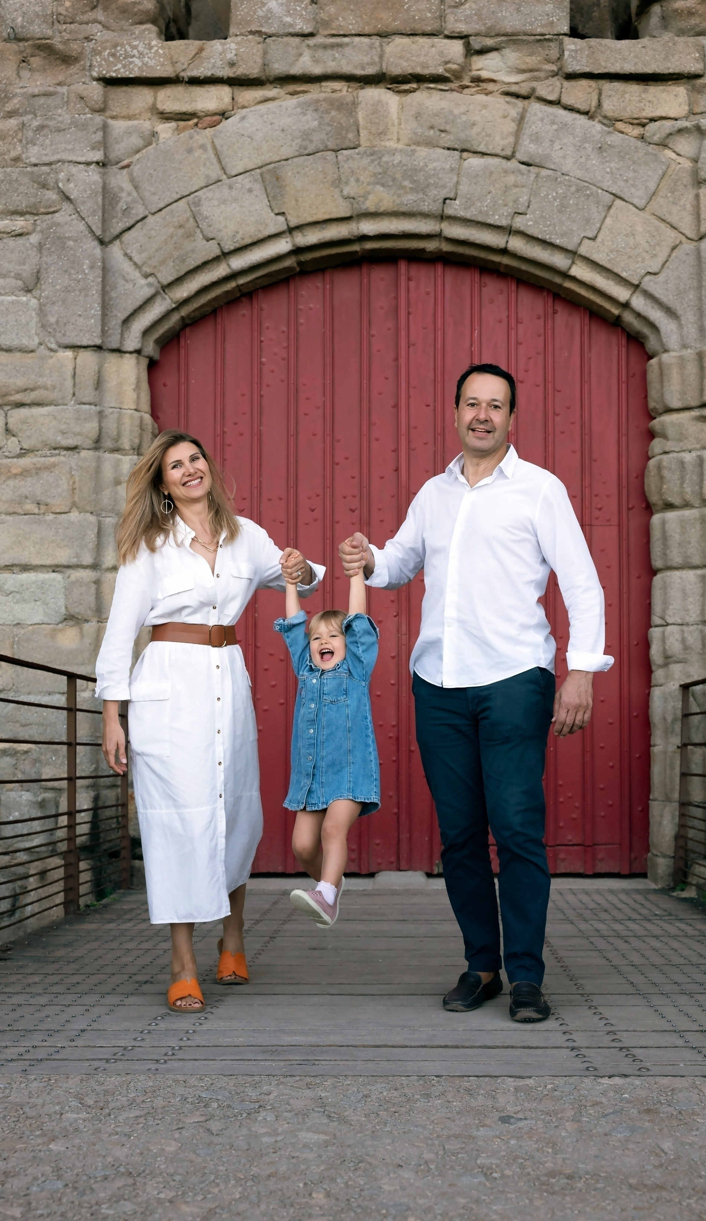 Family photoshoot in Paris. Alina Tagzieva- a photograper in Paris