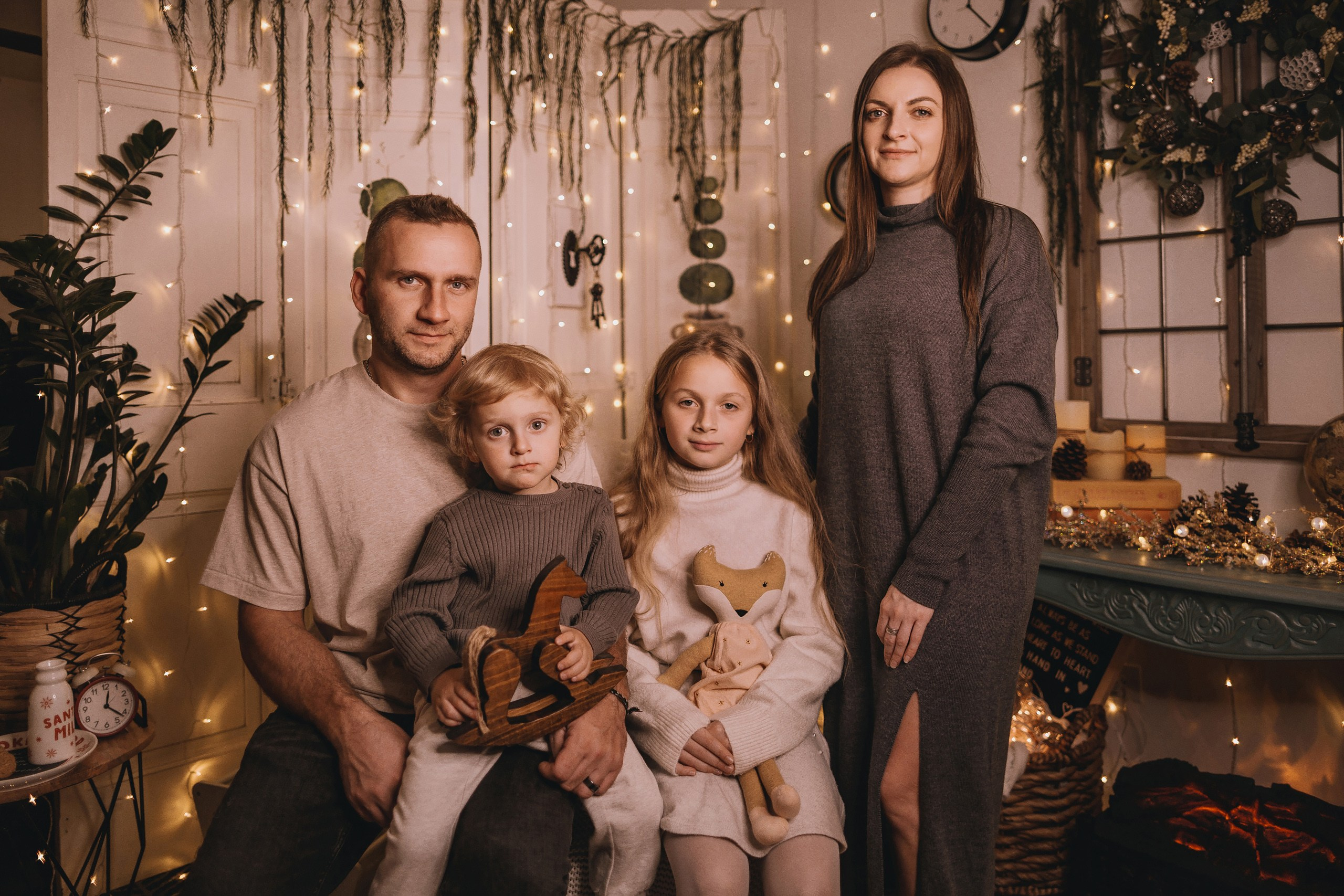 11.15.2025 Christmas Photoshoot. Wedding family event photographer in Chicago Nick Yushevich