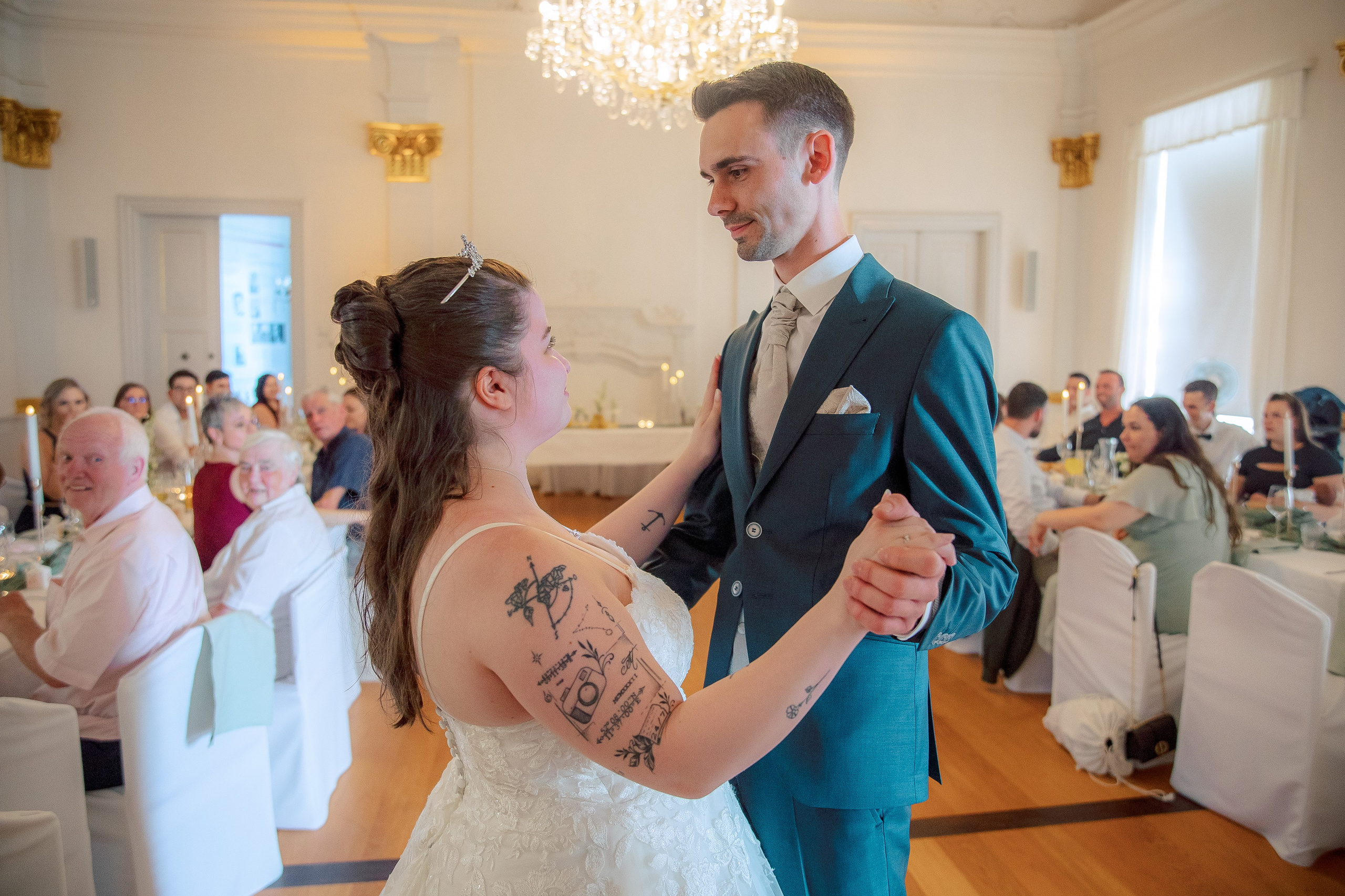 Hochzeit im Schloss Horneck. Fotograf für Hochzeits- und Familienfotos in Buchen (Odenwald) Mosbach