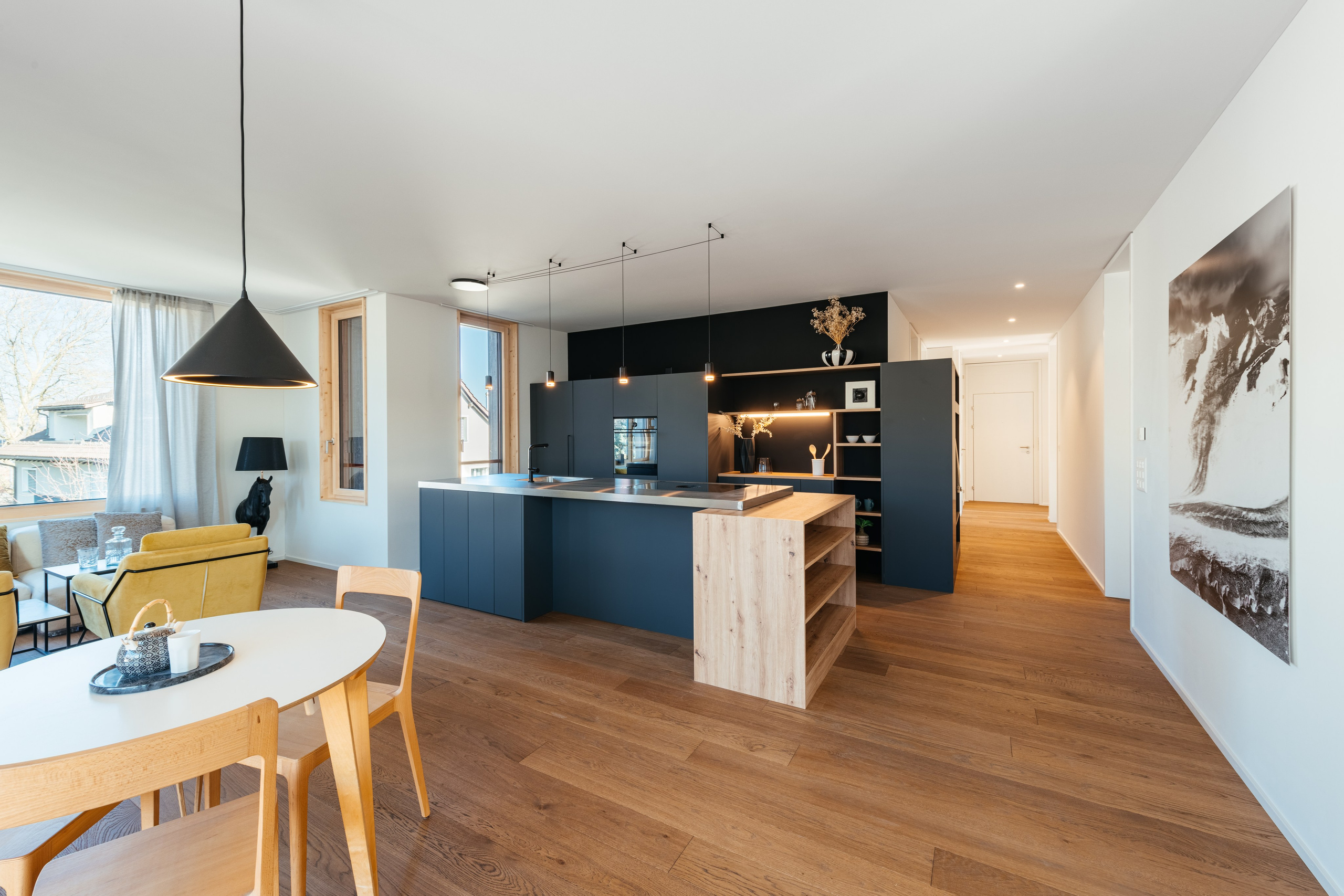 Wohnung, DIELSDORF, Kt. ZÜRICH. Hallo! Ich bin Elena und arbeite als Immobilienfotografin