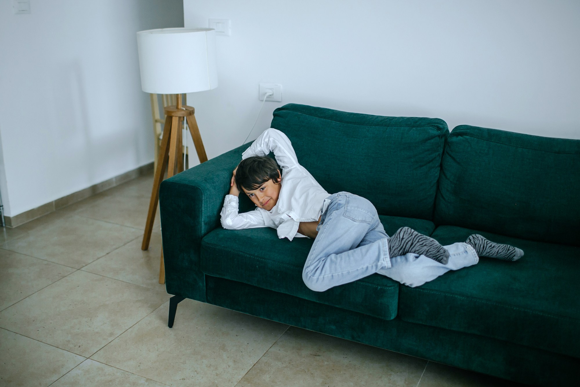 Mom&daughter at home. Family photographer in Israel