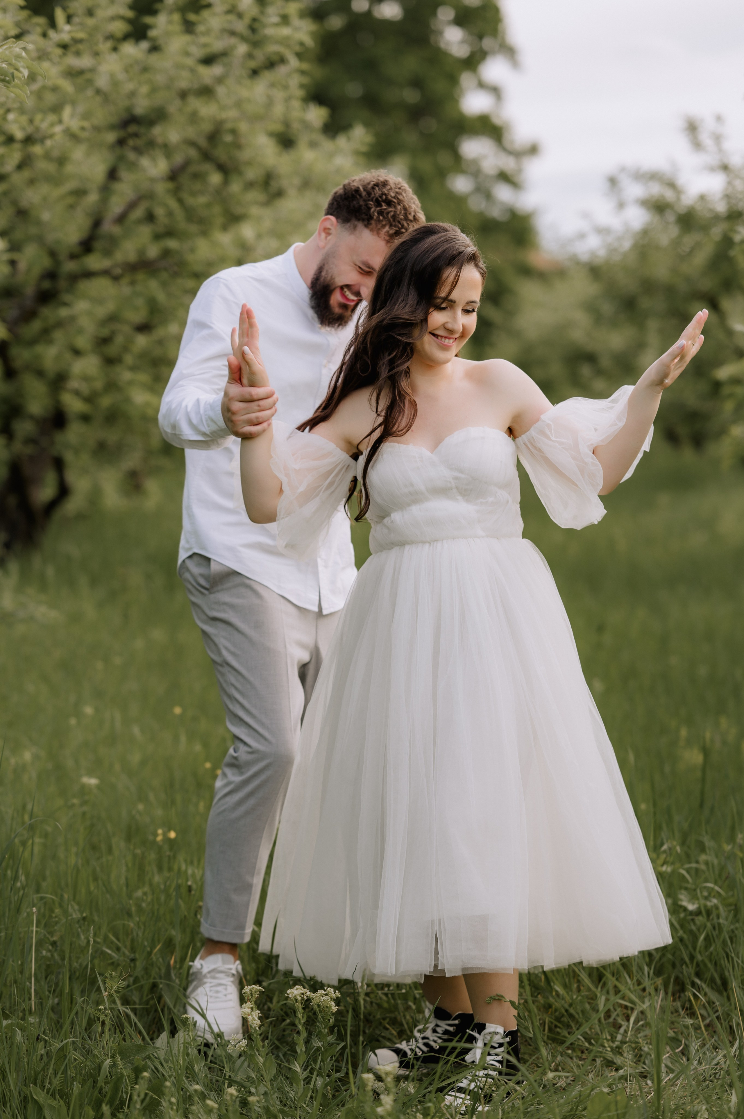 Magda + Andrei | Lovers in the garden. Proud Vision Weddings | Wedding Photography & Film — Servicii profesionale Foto Video Nunta Iasi