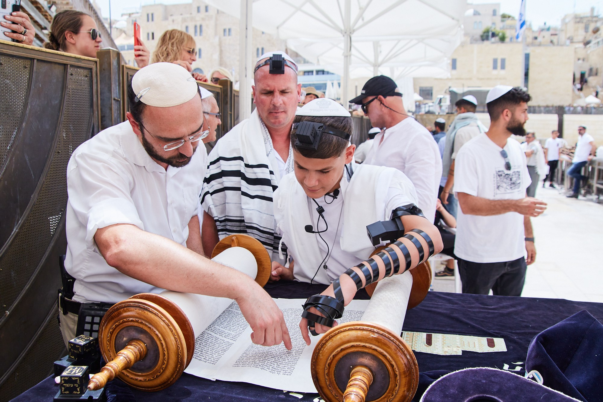 Бар-мицва на Котеле 2. Портретный и репортажный фотограф в Израиле Рома Бирман