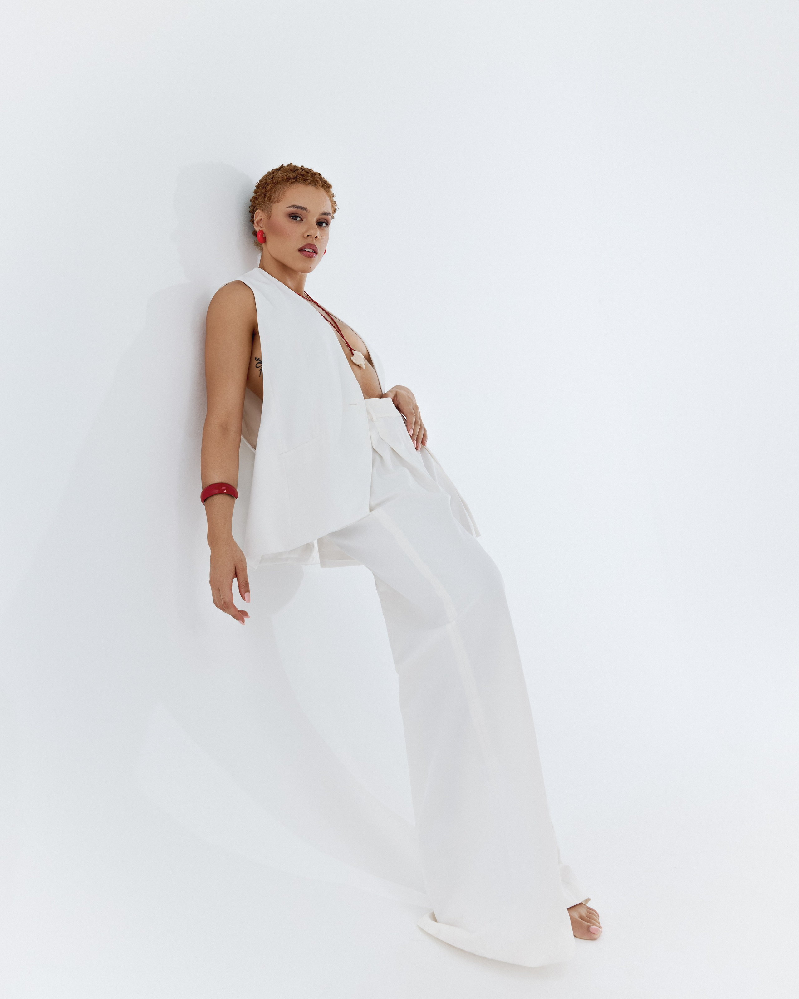 STUDIO EXPERIENCE. Female Photographer in Dubai