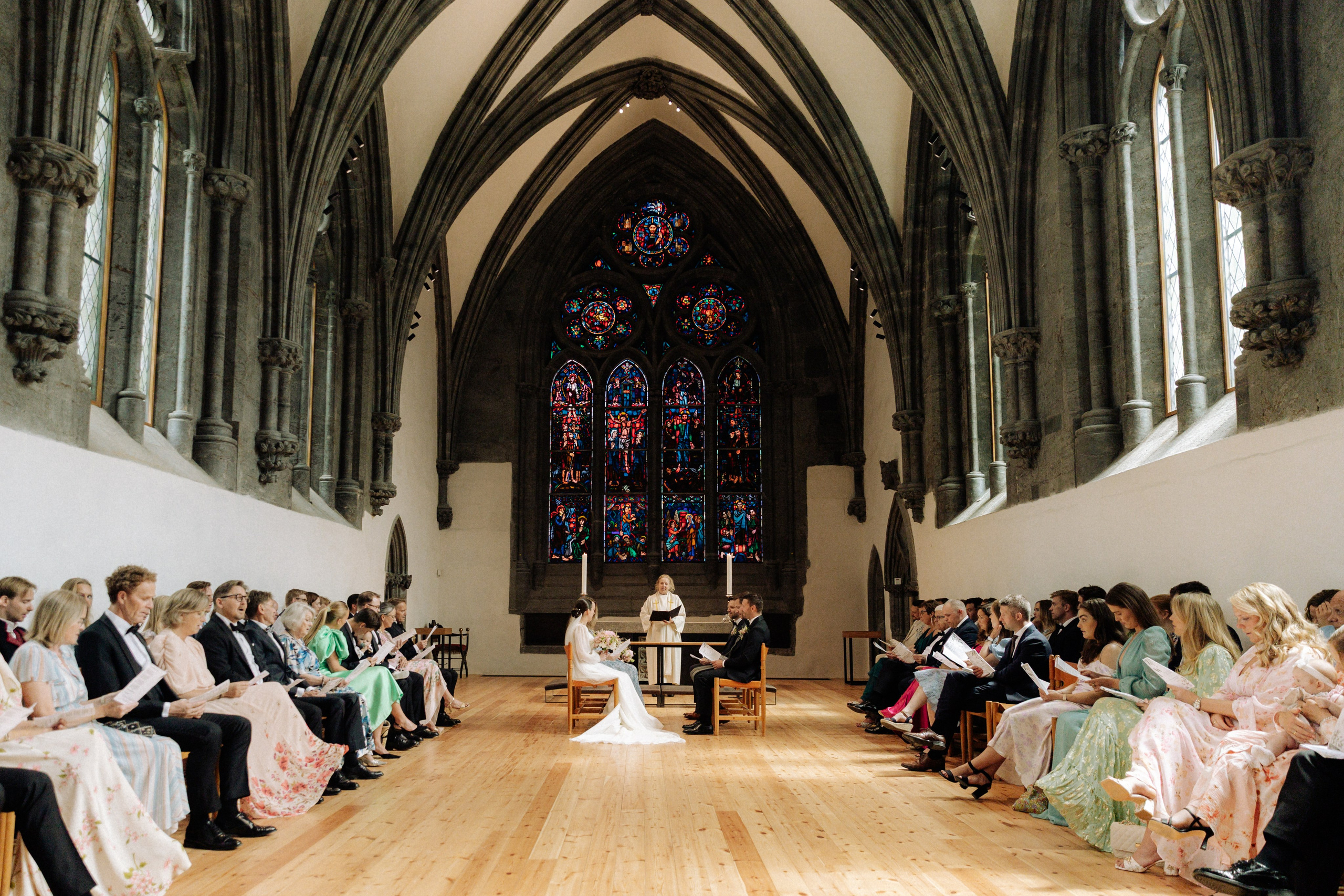 Just lots of love. Warm family & Wedding stories