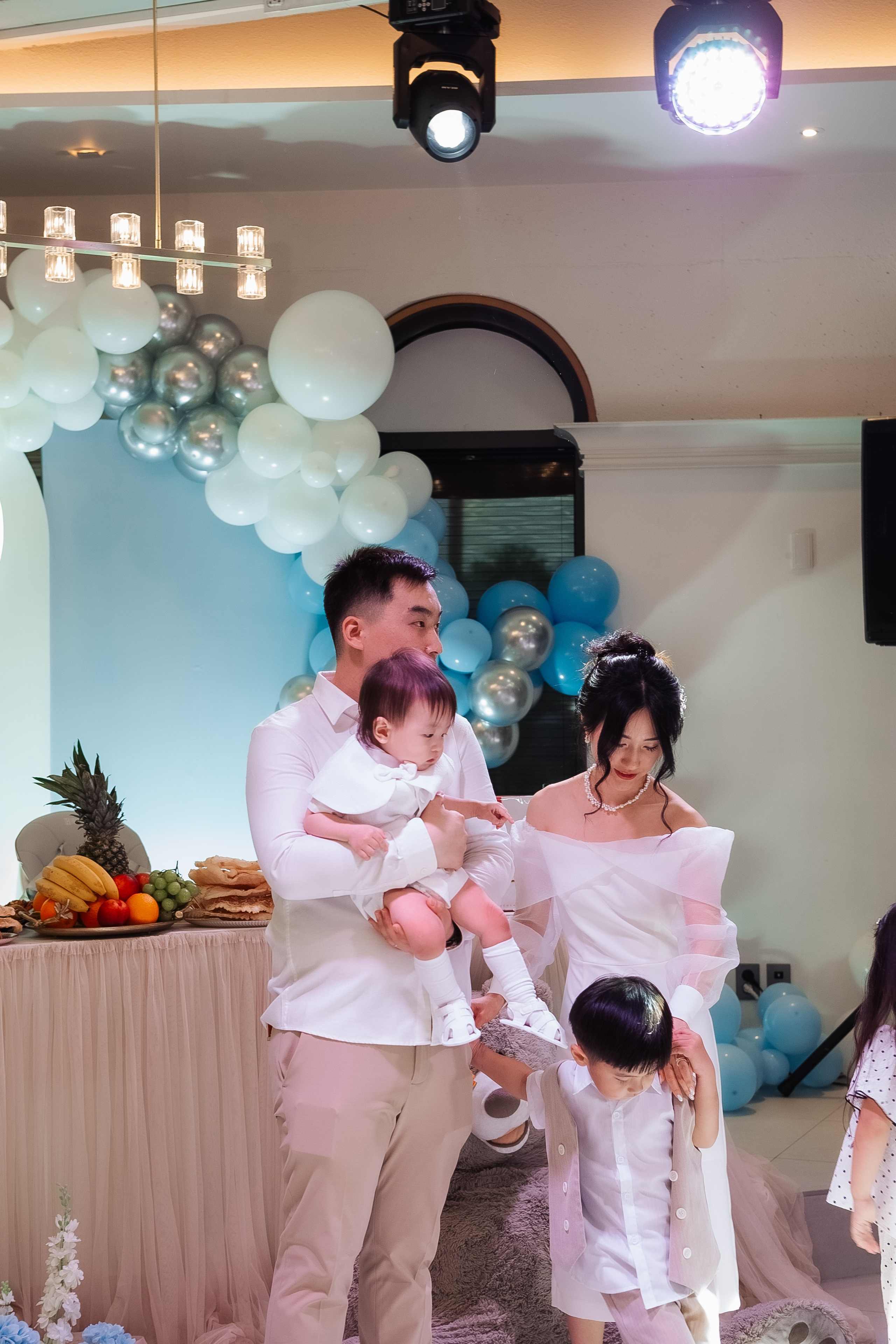 Тео дома и в ресторане. Фотограф беременности, ньюборн и годовасиков в Корее Жанна Хан