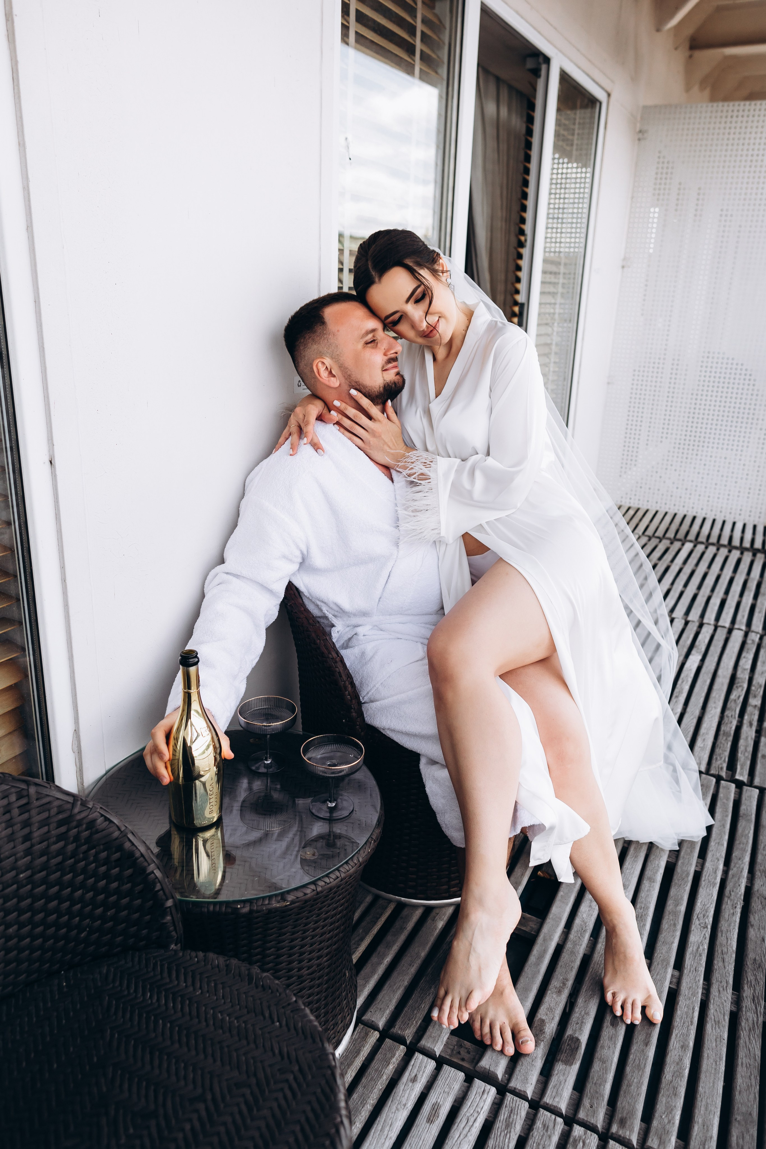 White Wedding. Wedding and Family Photograph