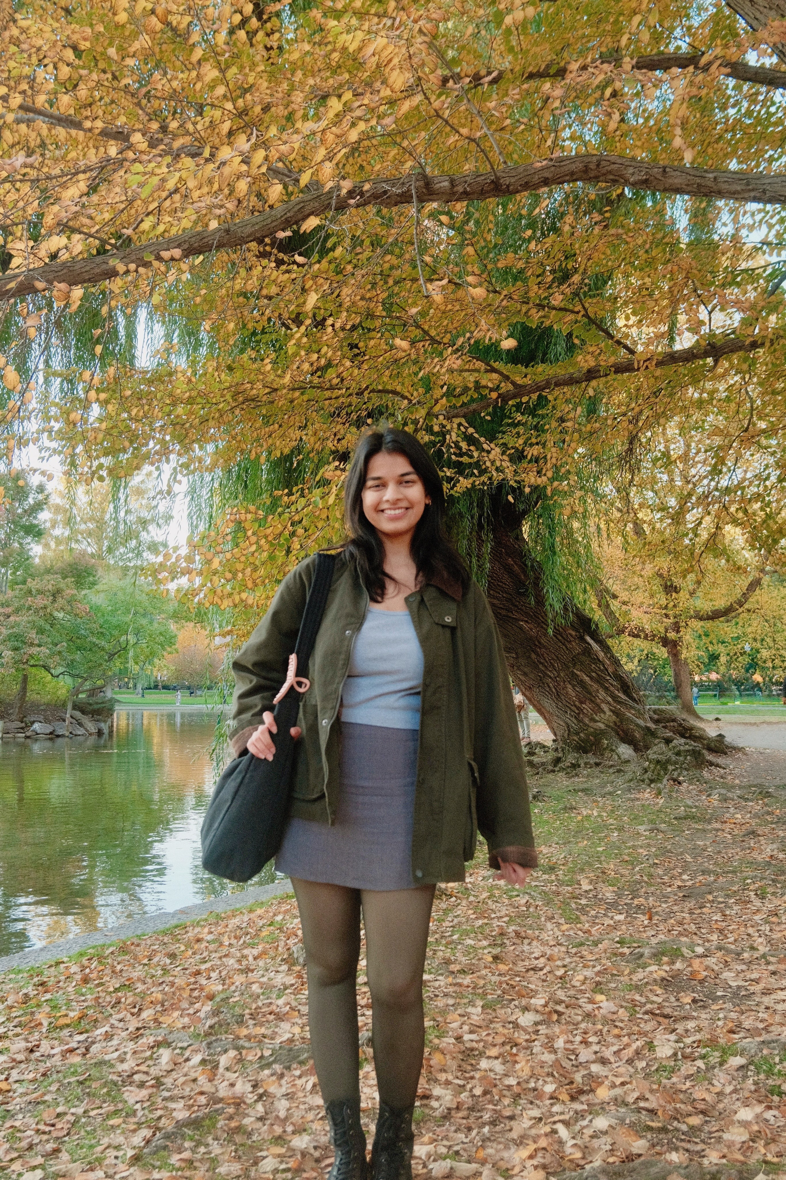 Autumn walk with Annie. Kelly Sang, graduation and portrait photographer in Boston