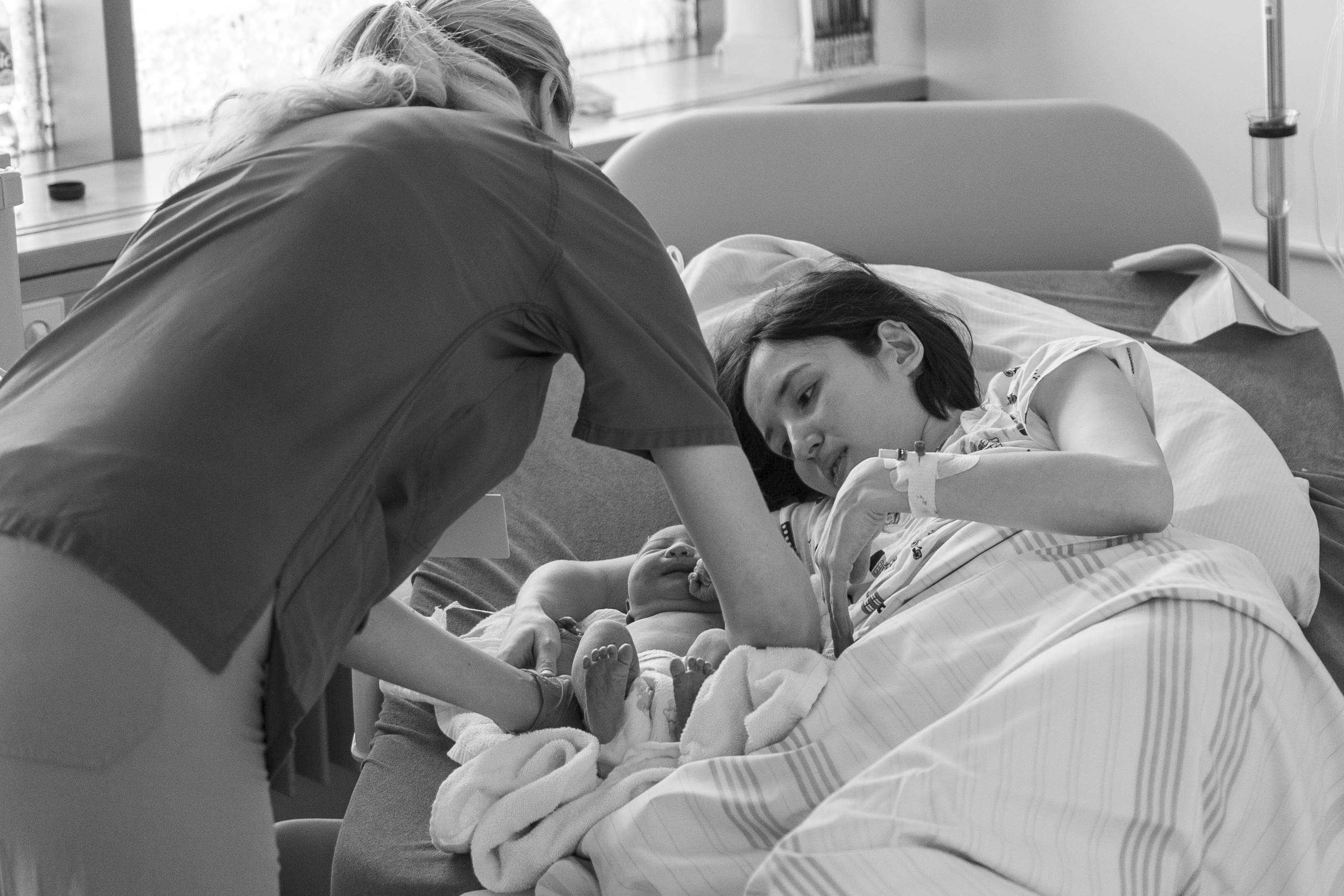 Why it’s so developed in Eastern Europe — and almost unknown here. Family & Maternity Photographer in Dresden Tatiana Mudryak