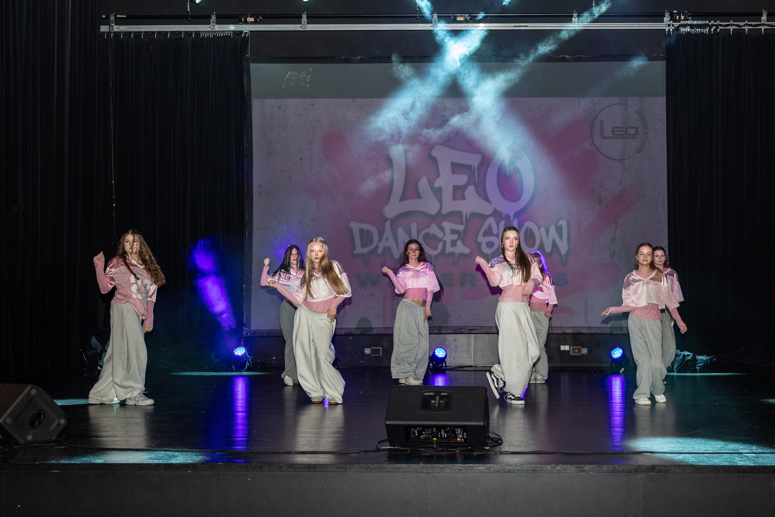 LEO DANCE SHOW WINTER 2025. Семейный и детский фотограф в Варшаве Мила Бобровская