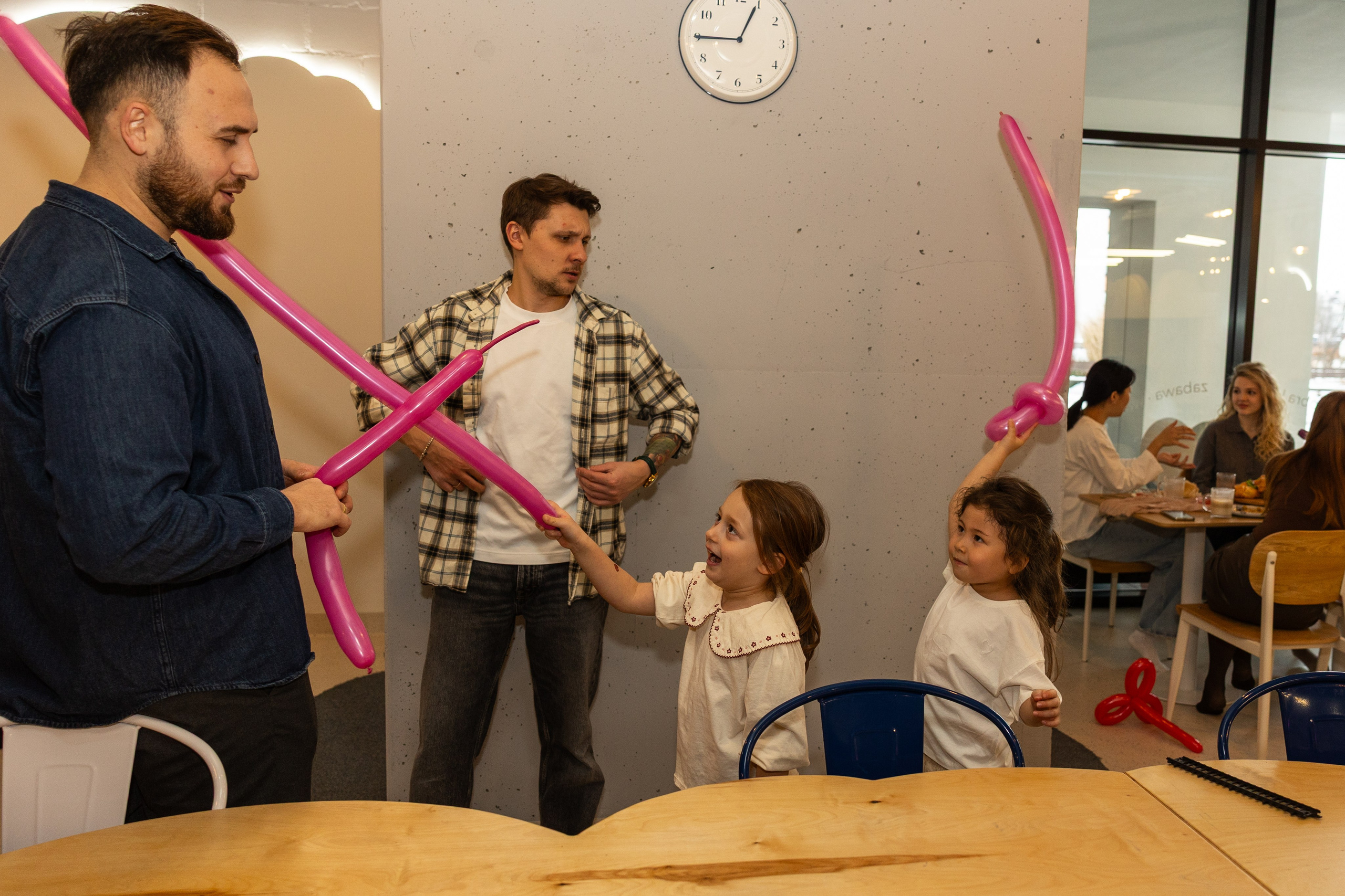 День рождения Артёма 24 января 2026 года. Семейный и детский фотограф в Варшаве Мила Бобровская