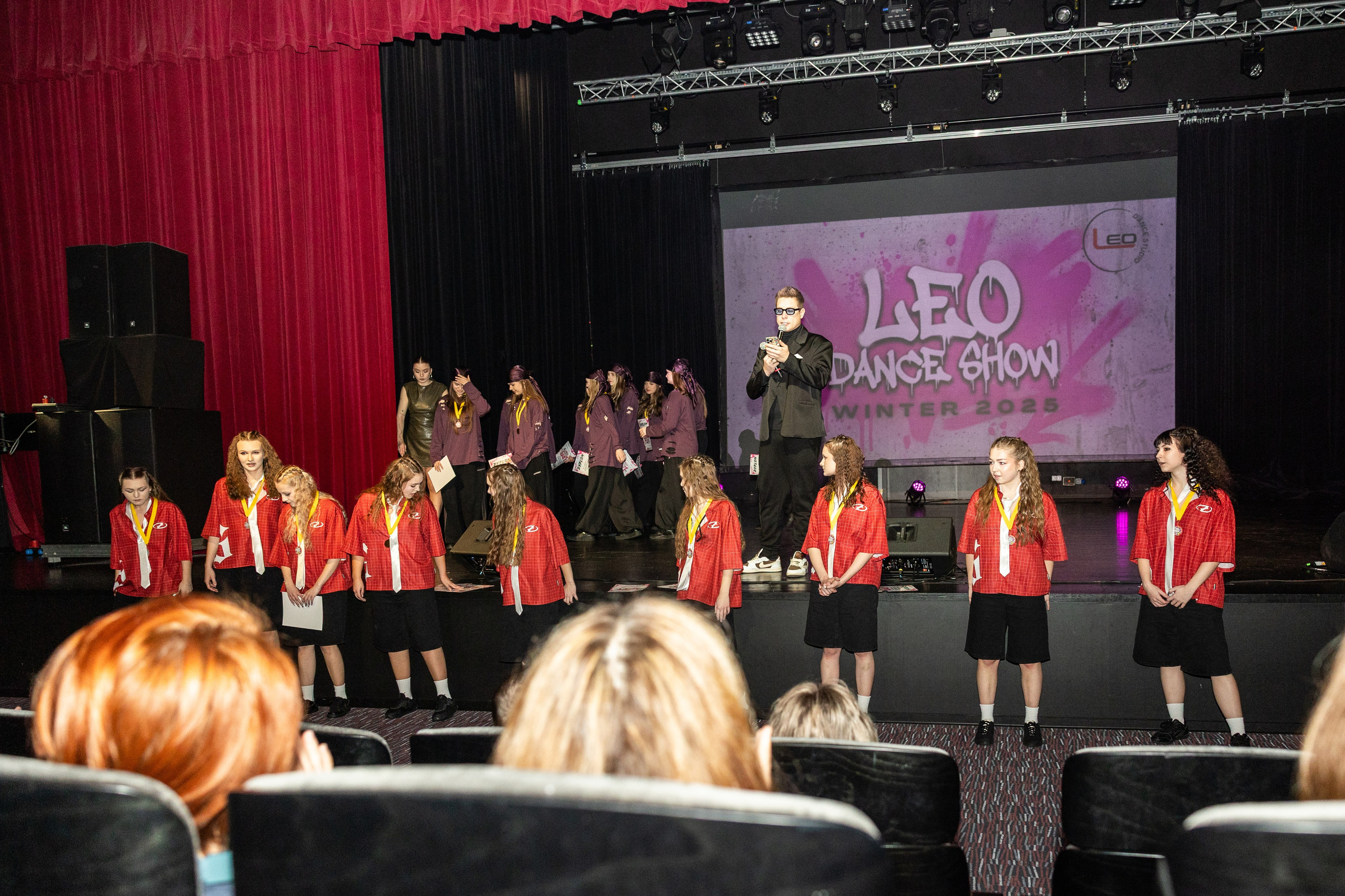 LEO DANCE SHOW WINTER 2025. Семейный и детский фотограф в Варшаве Мила Бобровская