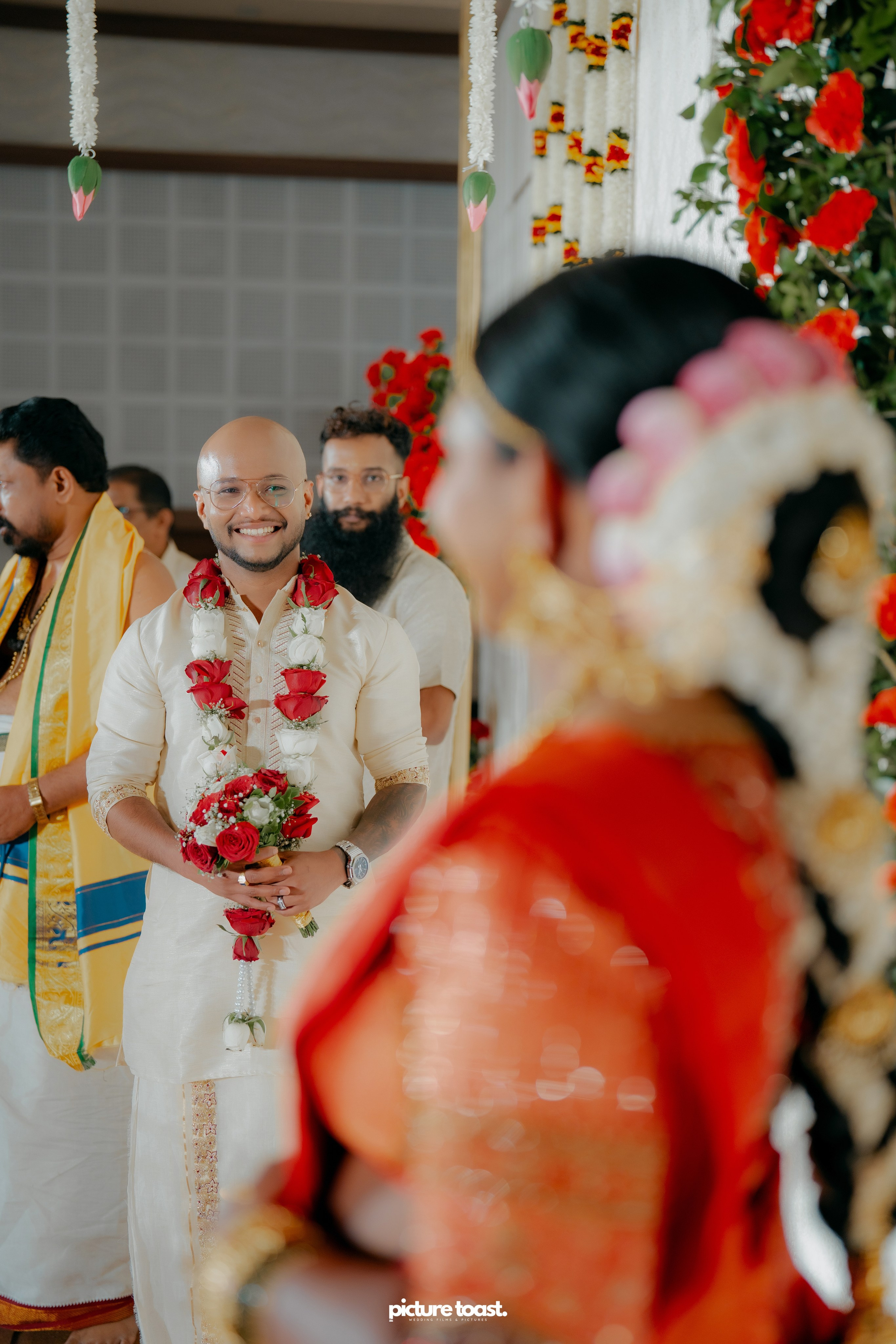 Traditional Kerala Hindu Wedding Ft. Anusree & Vishnu. Fine art Wedding Photographers in India & Canada