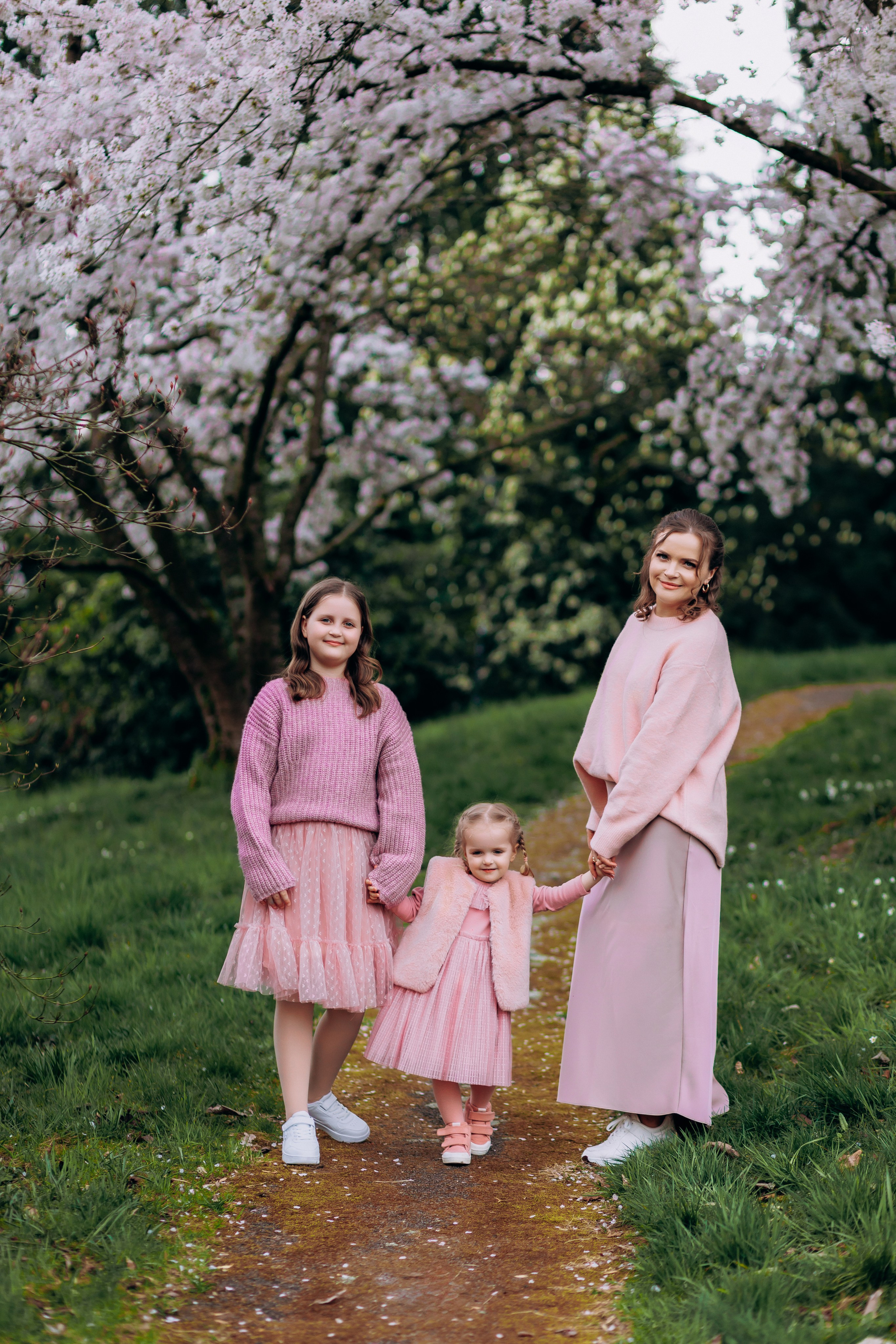 Tatiana, Alisa, Daria. Wedding and Family Photograph
