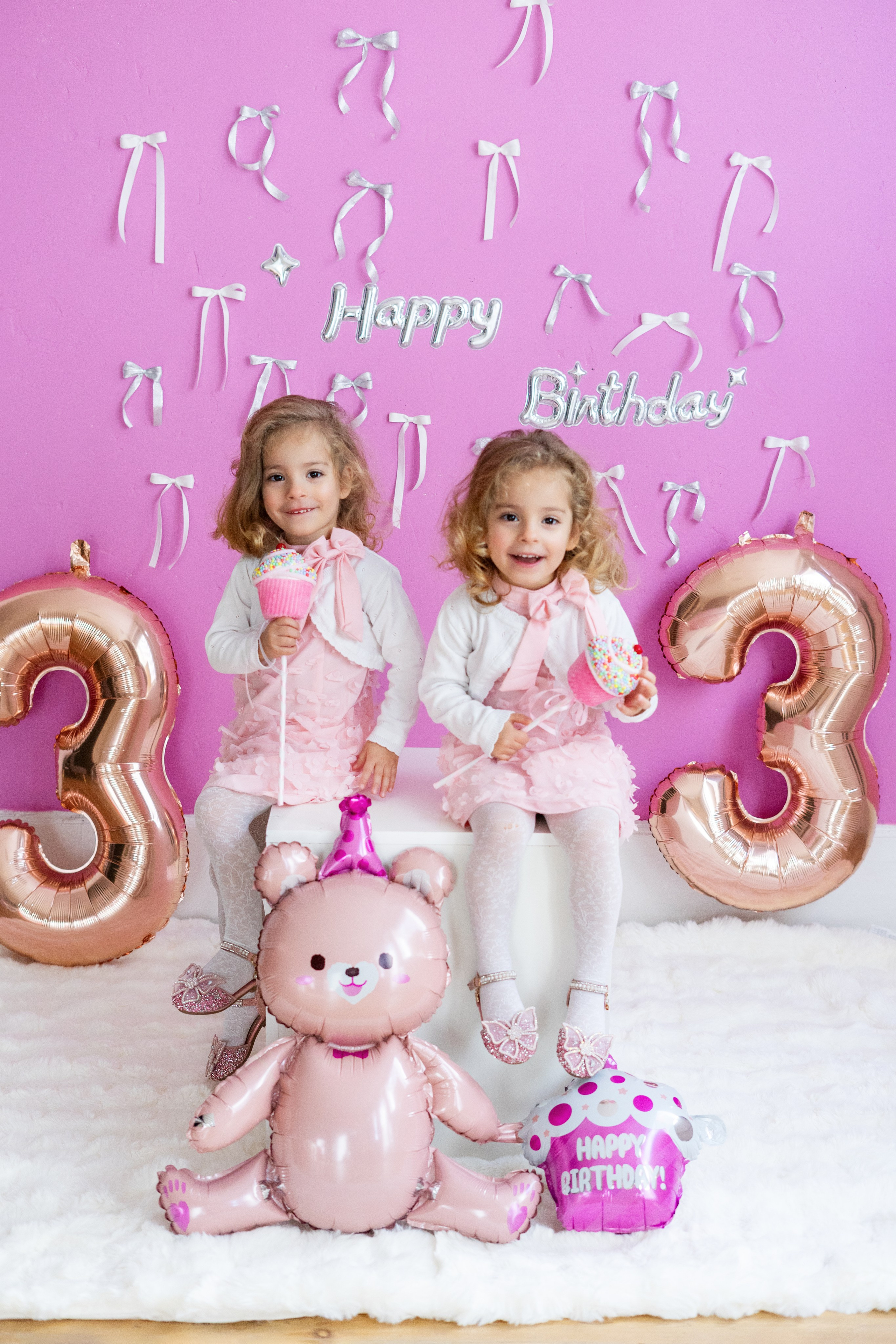 Maggie et Rosie 3 ans. Petit trésor photos de famille, grossesse et nouveau-né à Roanne