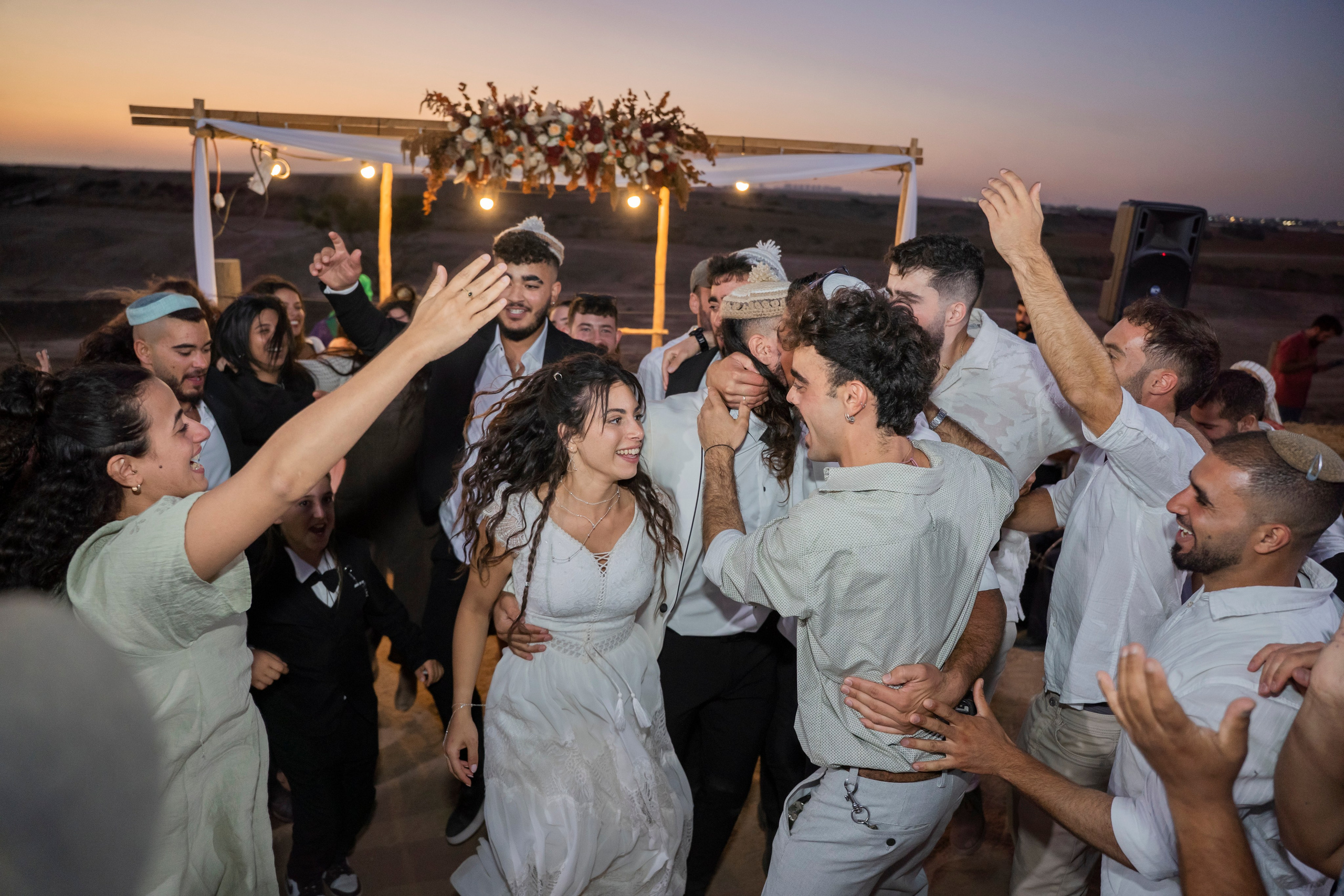 אביה ואחיה. יוסף מזרחי צילום חתונה, ברית וזוגיות. צלם מקצועי שאוהב להוציא אתכם הכי יפים ברגעים הכי מרגשים