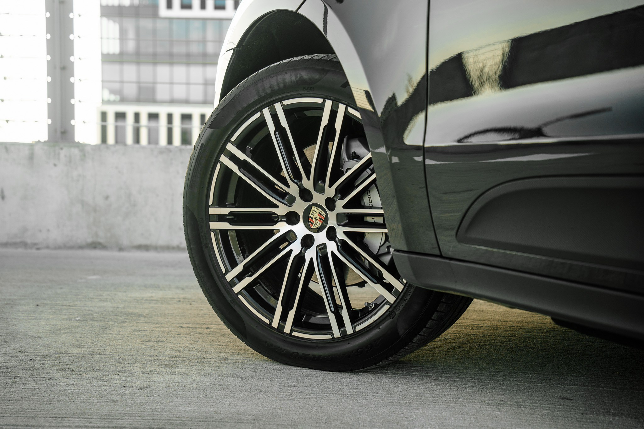 PORSCHE macan. LOHA VISUALS — AUTOMOTIVE PHOTOGRAPHY