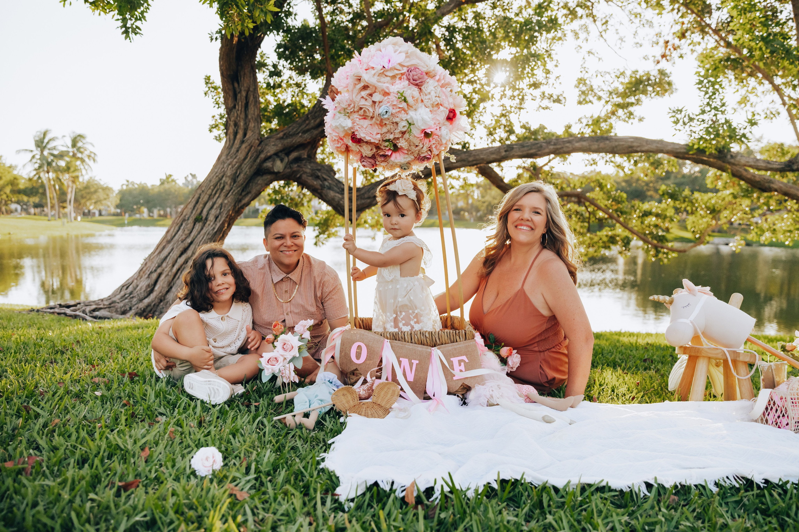 Birthday + props. Photographer in Miami, Family photographer, Event, Wedding
