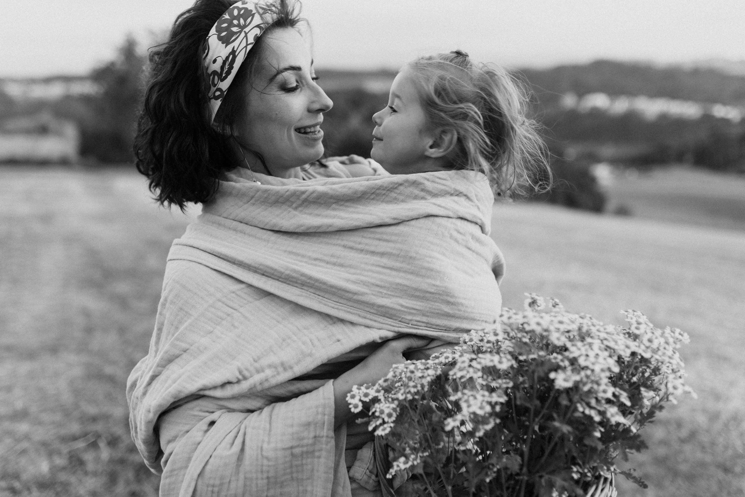 Zhenya and Maya. Polina Sobol — family & documentary photographer in Bern. Outdoor & urban photo sessions for families, kids and couples