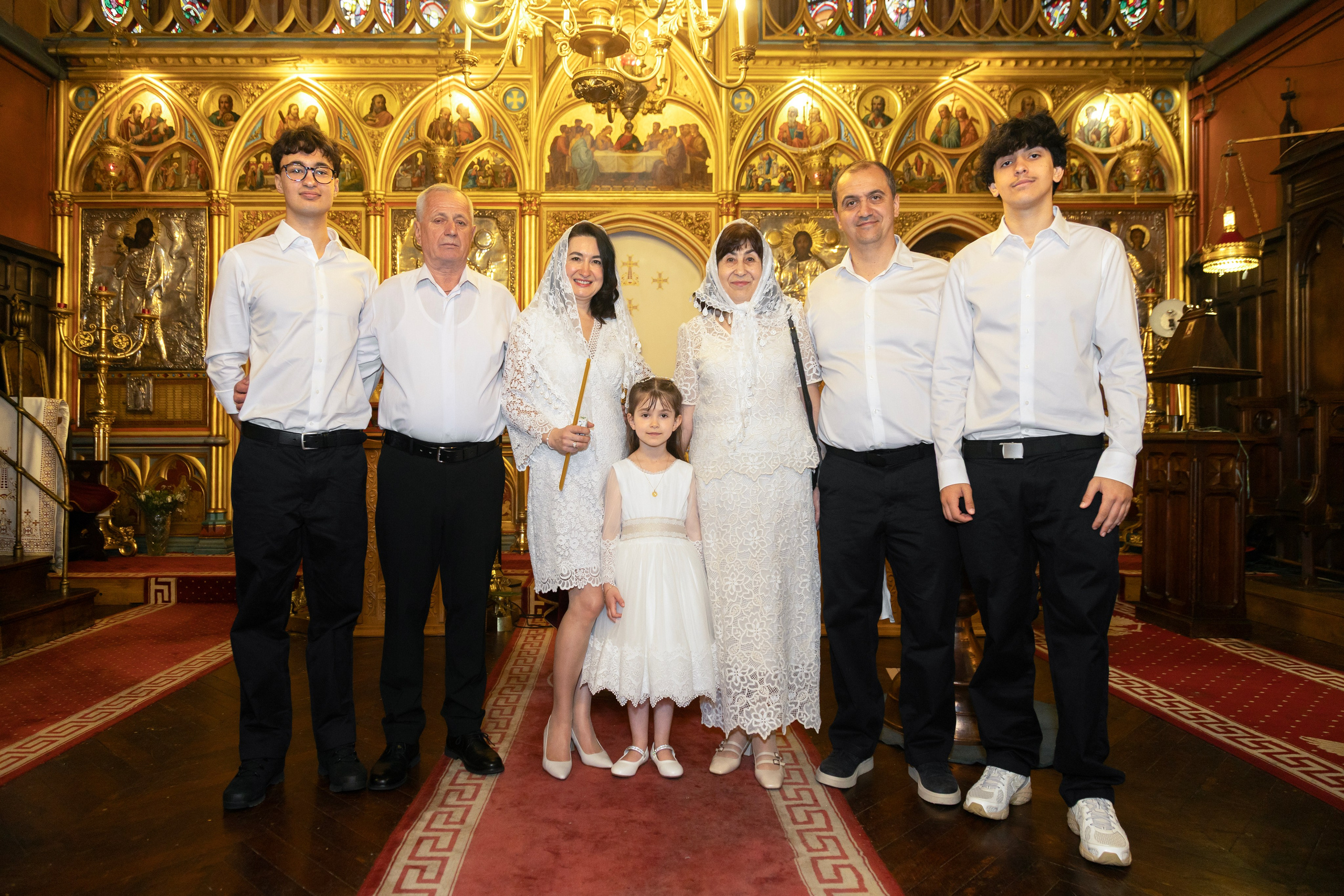Un petit aperçu du baptême d’Emma ✨. Wedding, event and family photographer in Paris, Emilian Olaru