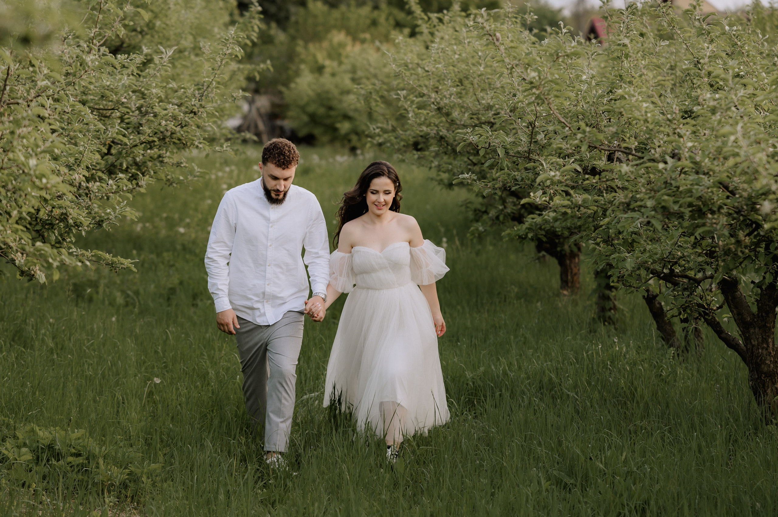 Magda + Andrei | Lovers in the garden. Proud Vision Weddings | Wedding Photography & Film — Servicii profesionale Foto Video Nunta Iasi