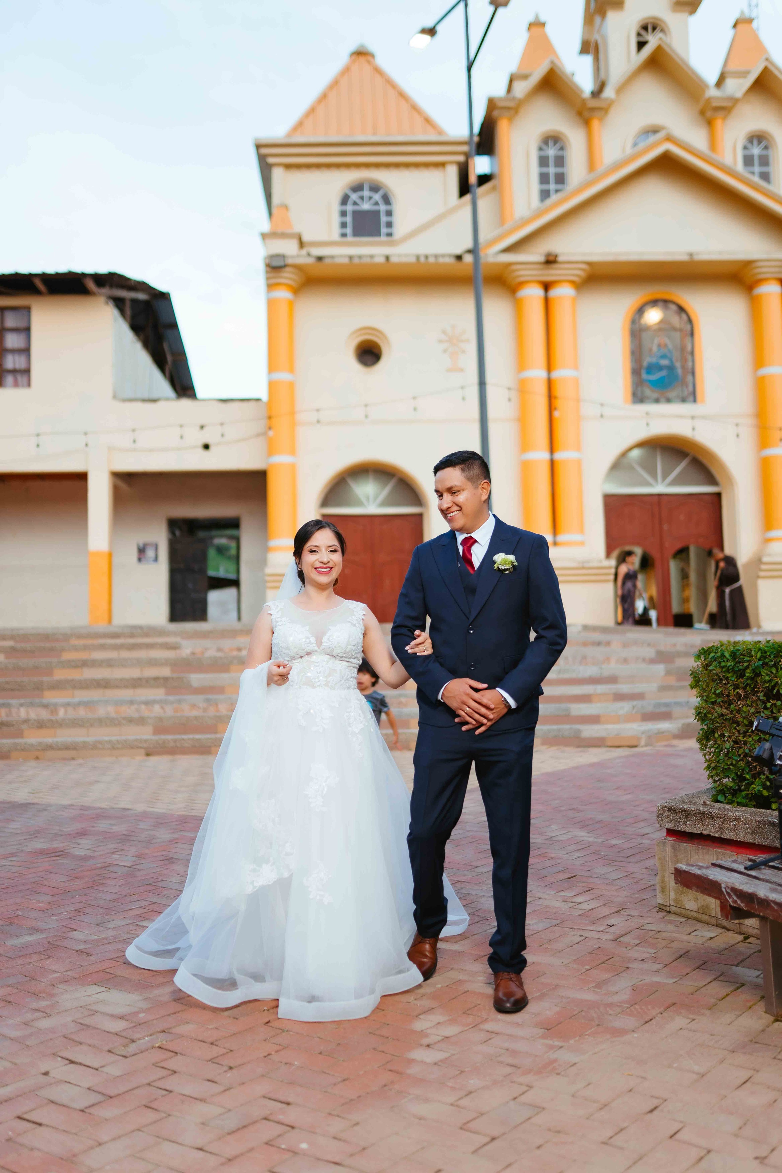 Jennifer y Vladimir. Fotógrafo de bodas en Loja Ecuador | Piero Alvarez PH