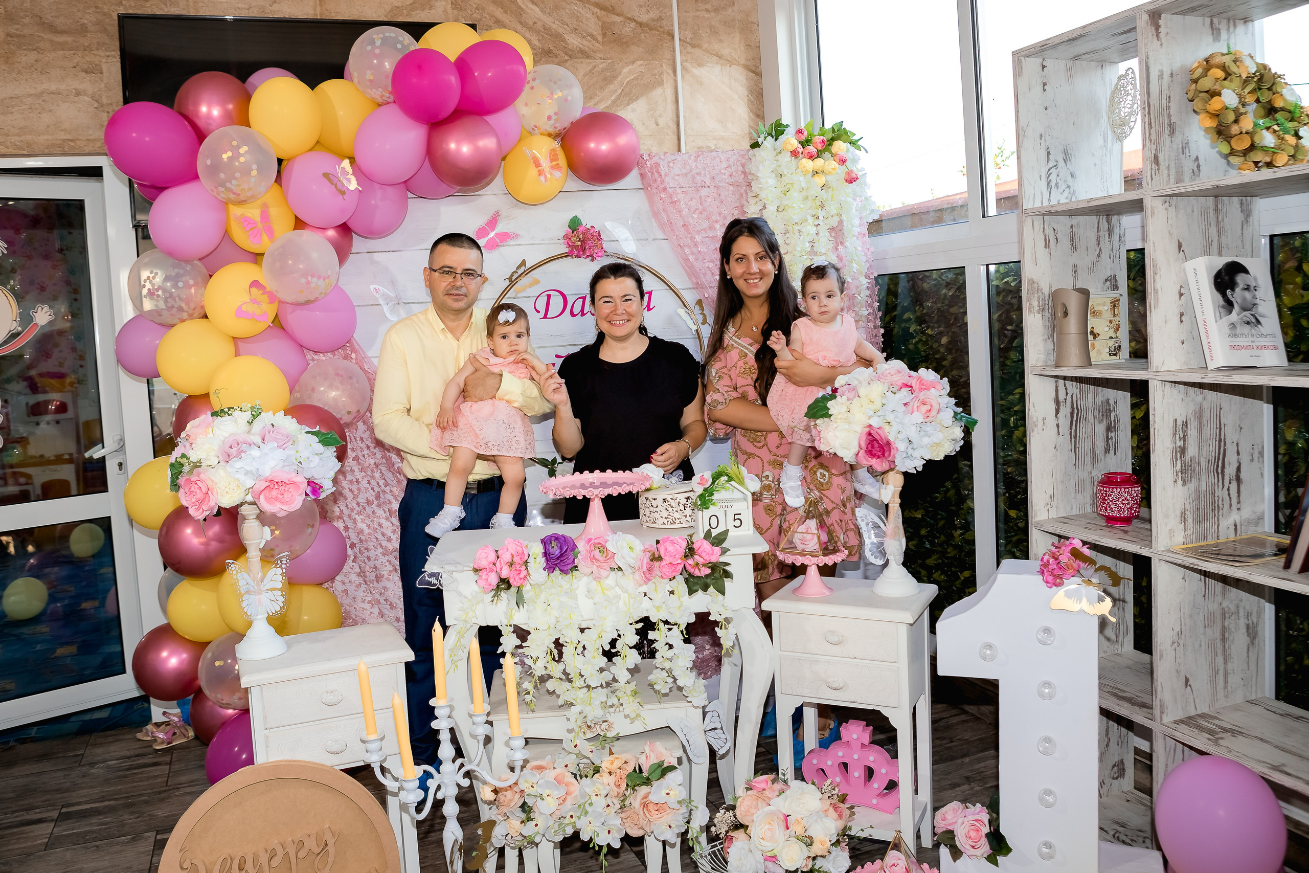 Чрстит Първи Рожден Ден. Фотограф Ирина Йотова