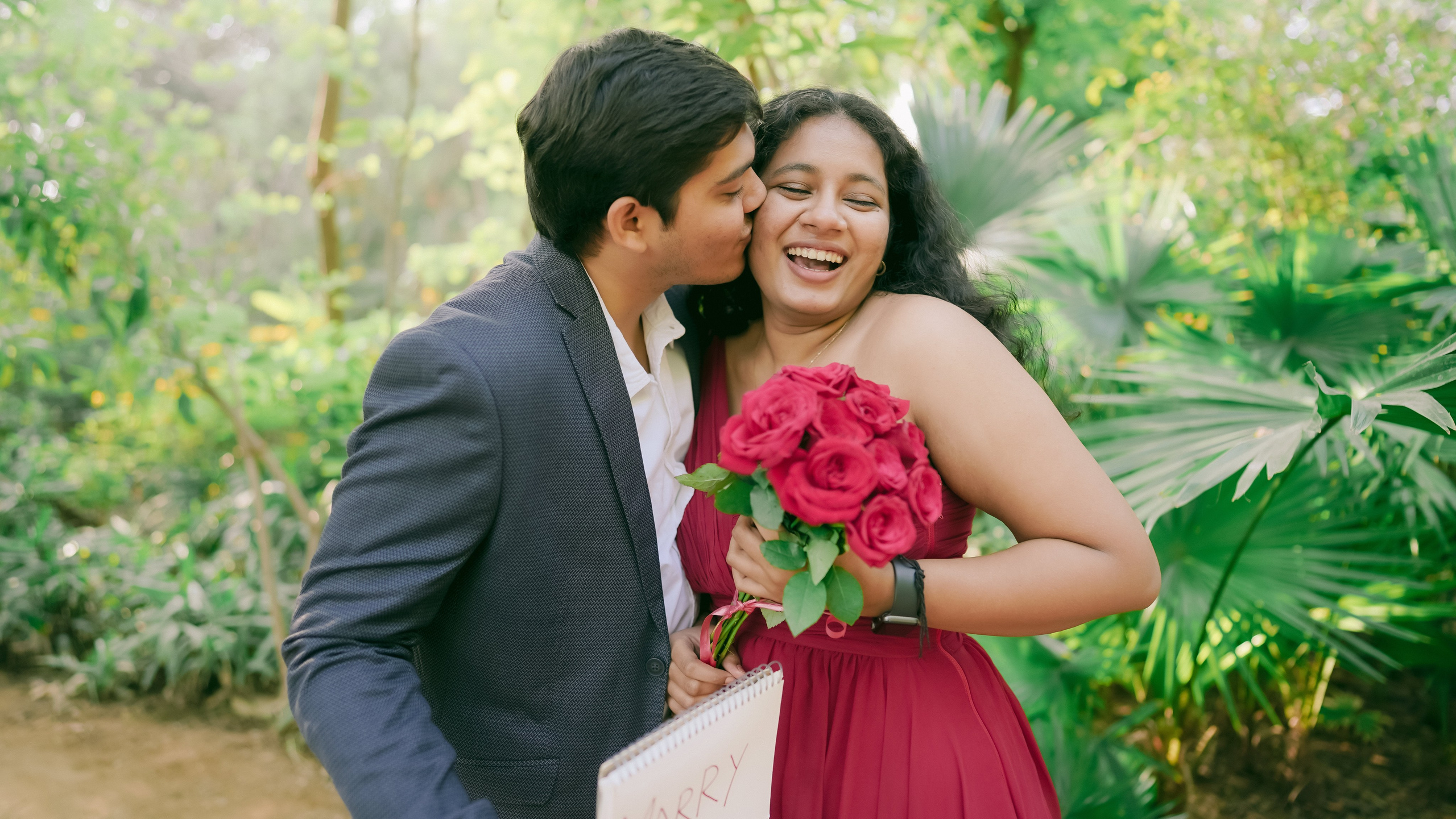 COUPLE SESSIONS. Love Emotions Weddings