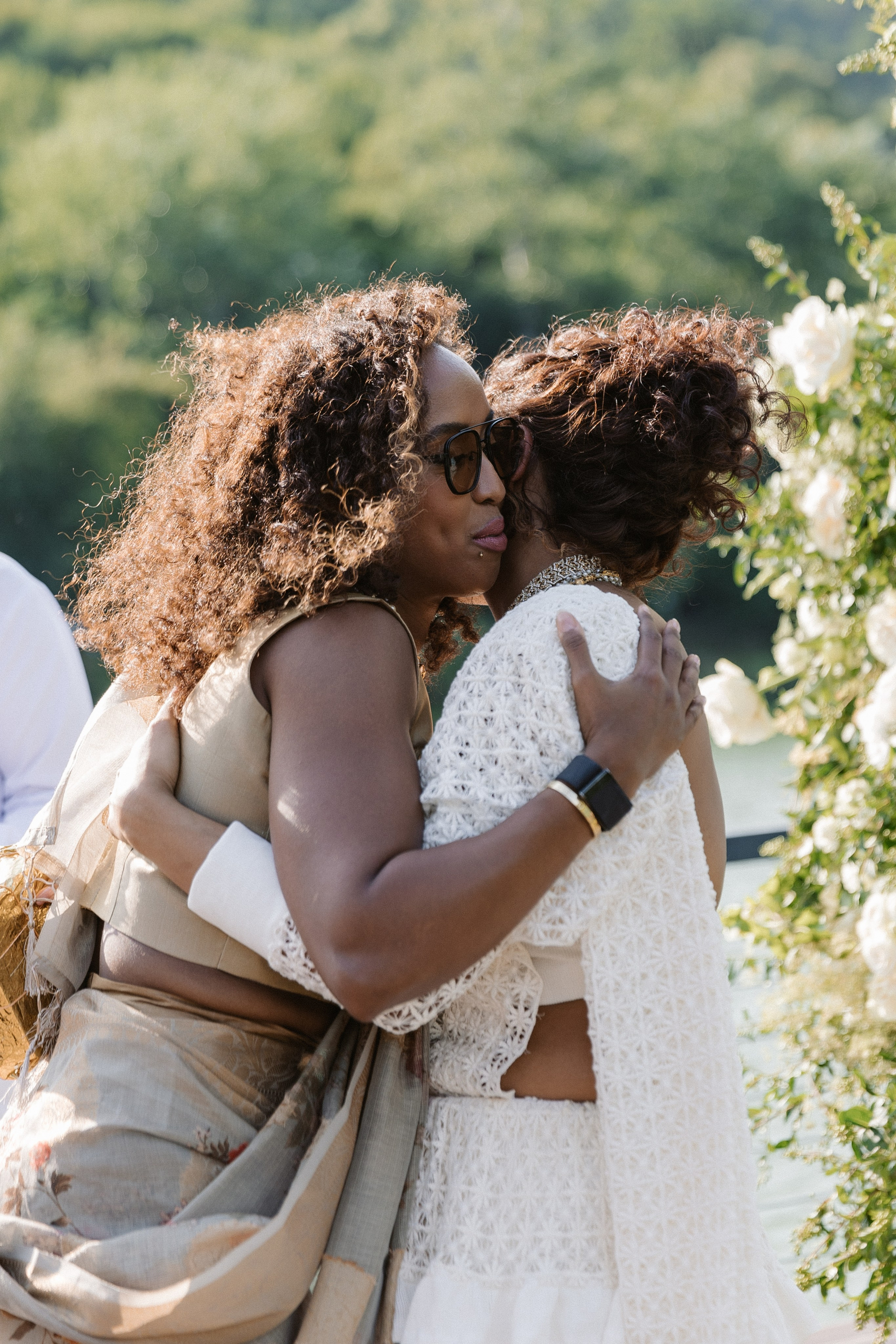 Thesakaya and Kevin. Photographer Anna Nazarenko