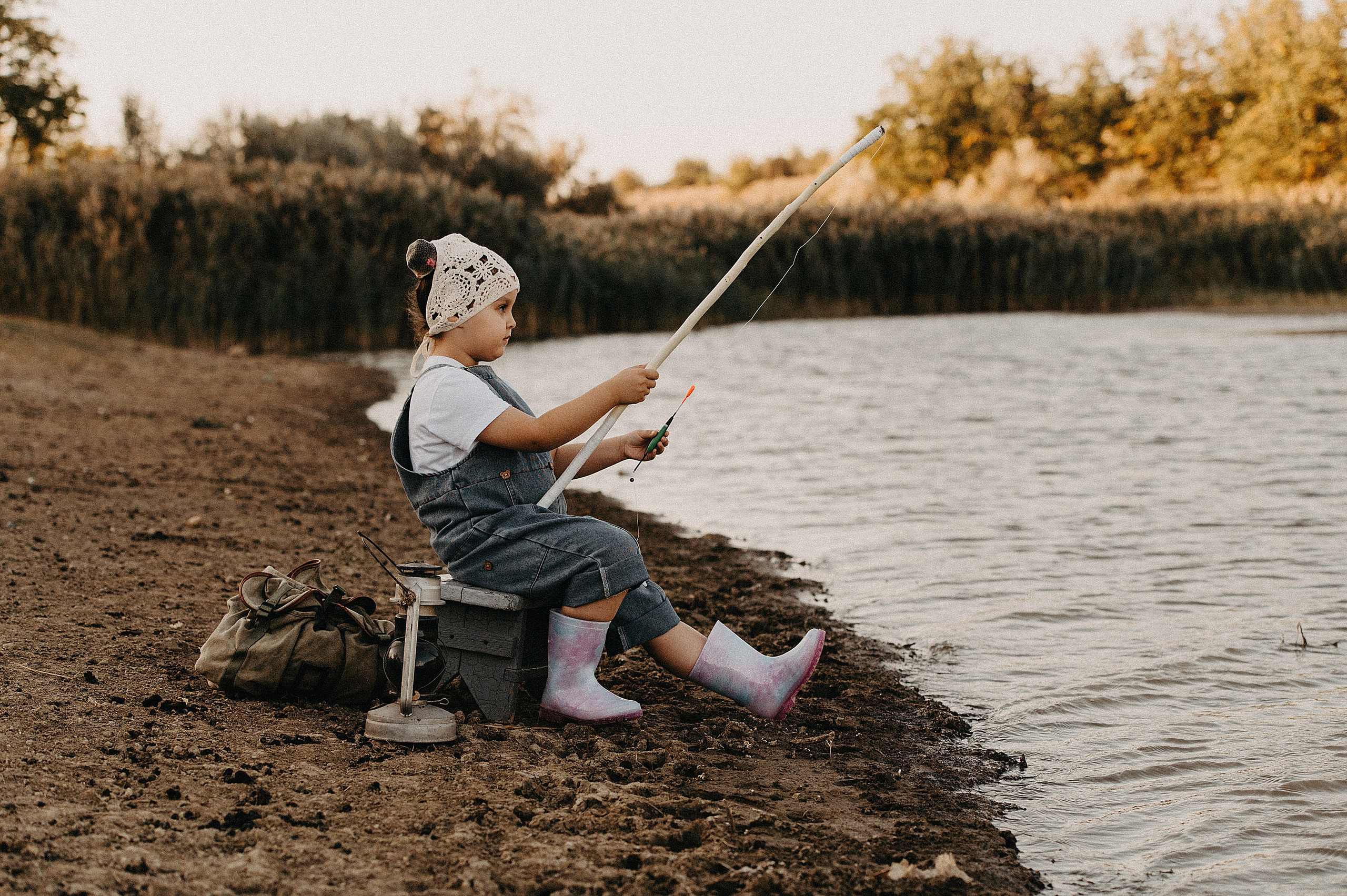 Fishing, the last warm days. Wedding photographer from Moldova Alexey Chipchiu