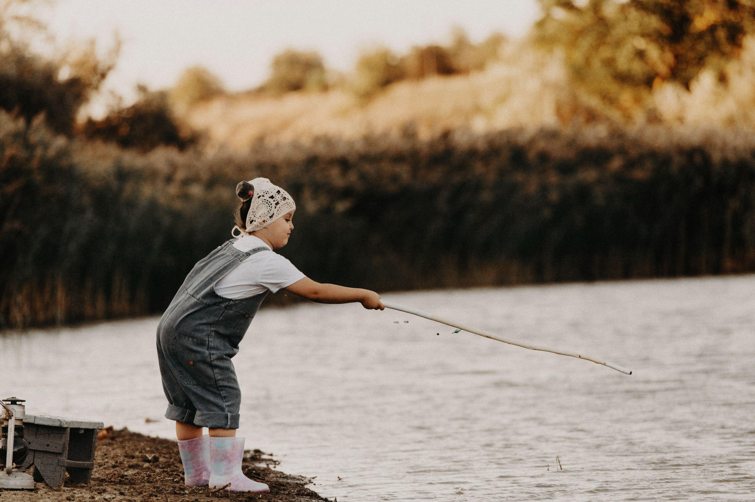 Fishing, the last warm days. Wedding photographer from Moldova Alexey Chipchiu